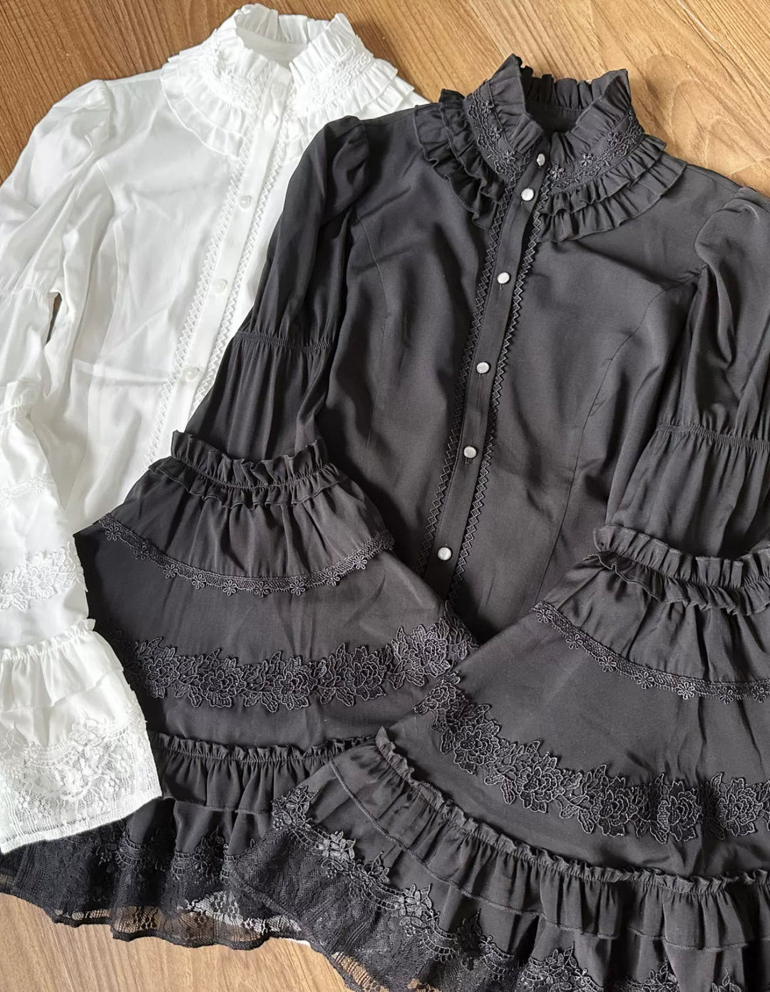 Lilizi~Fuyingrzi~Gothic Lolita Shirt Hime Blouse with Sleeve Lace Hem   