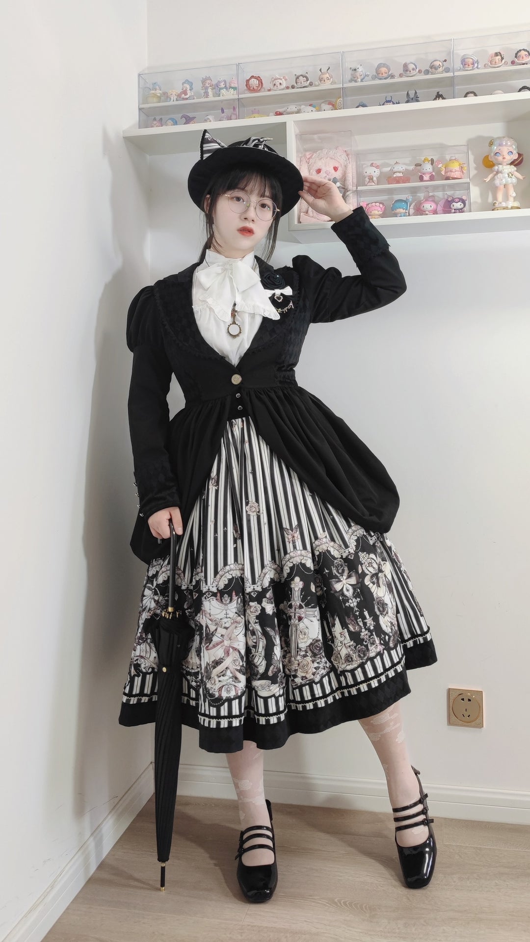 (Buyforme)Little Bear~Gothic Lolita Black and White Striped JSK Set   