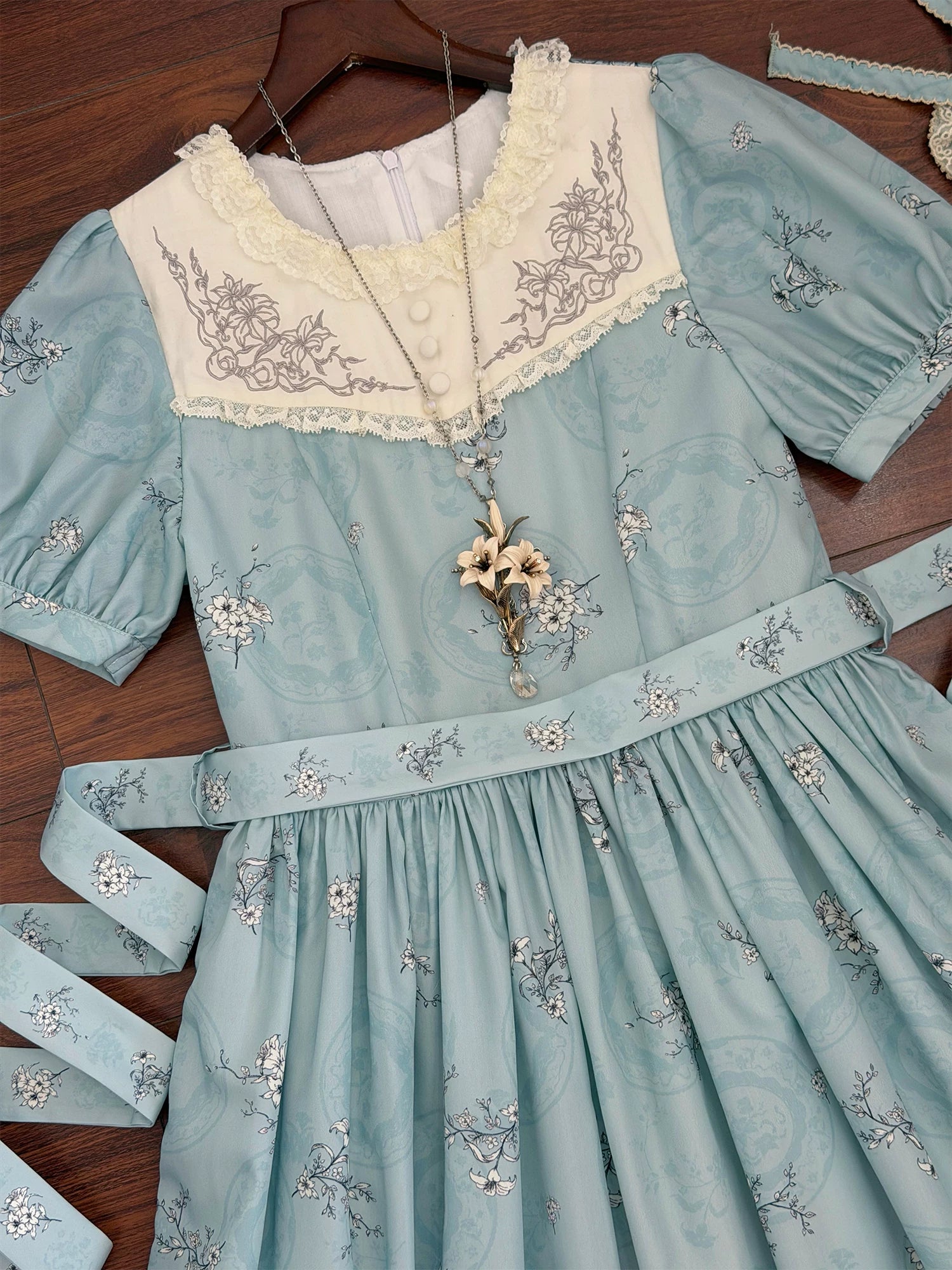 Small Porcelain Plate - Classic Lolita Plate Print OP, Embroidered Collar 45786:862757