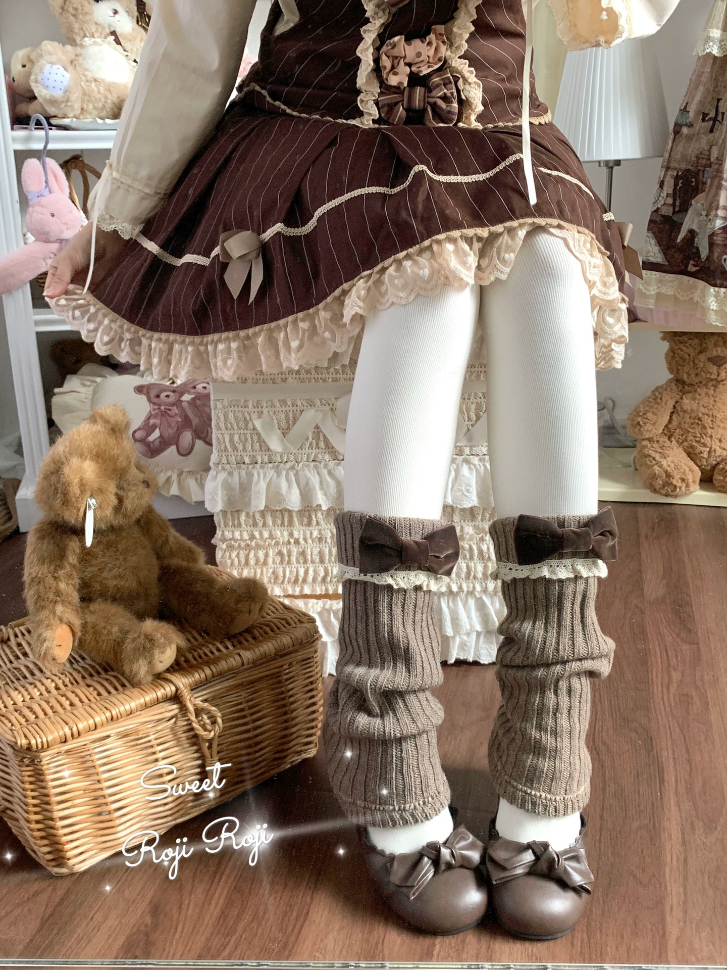 Roji Roji - Flared-Hem Lolita Leg Warmers, Velvet Bows Milky Coffee (brown bow) One Size