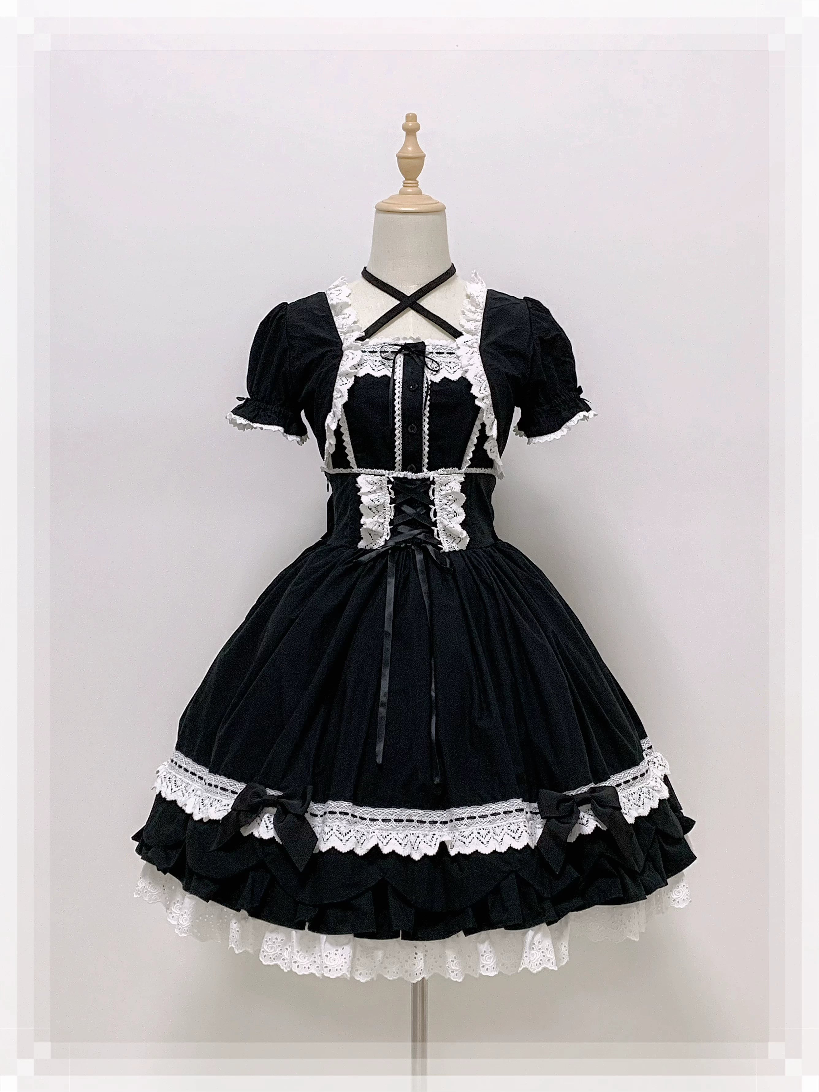 Haruhime Momoko - Cotton Old School Lolita Skirt with Tiered Back Overlay Black x White SK Only (with white tiered back overlay) One size