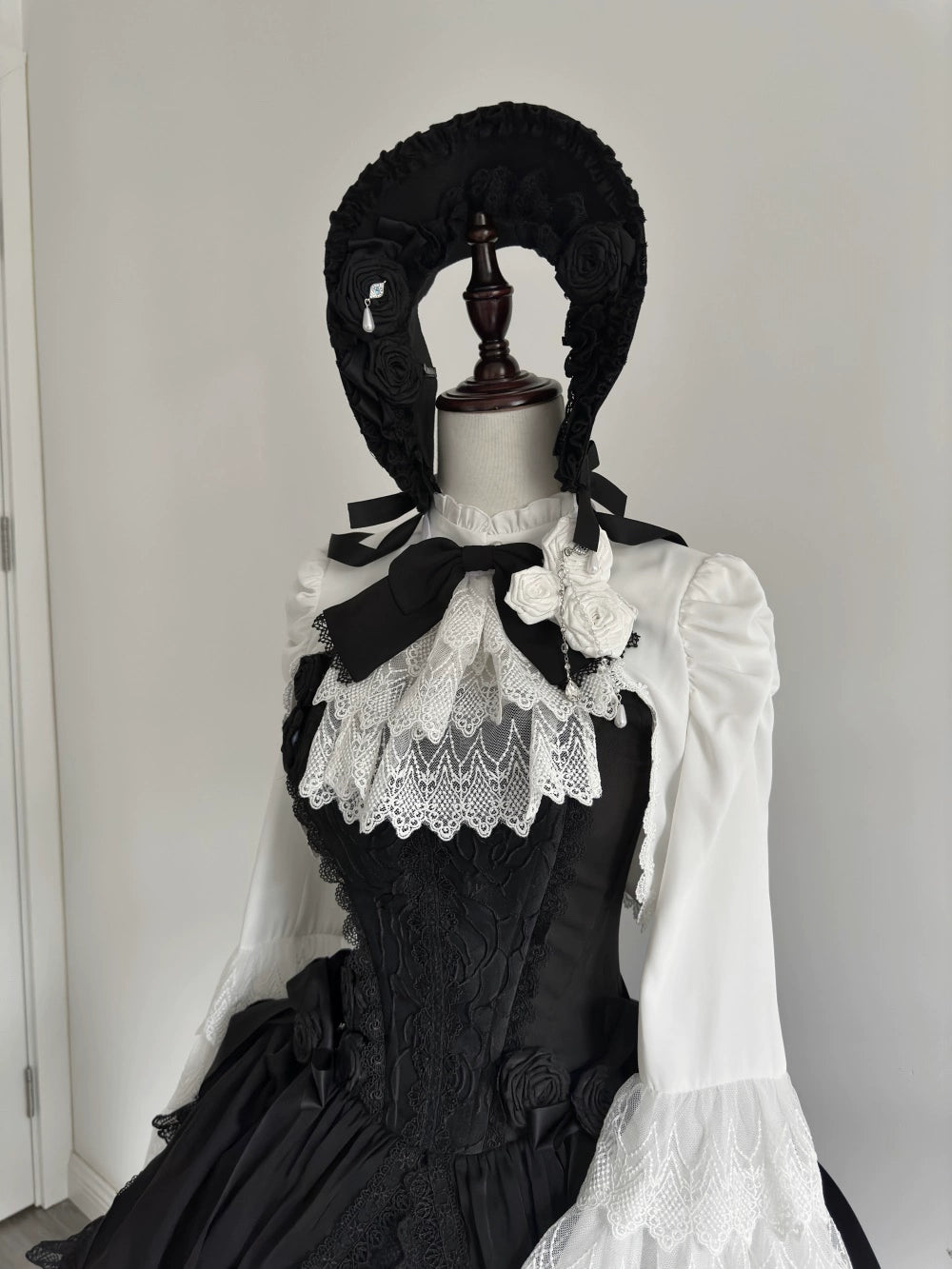 (BFM)LeMiroir~Saint~Gothic Lolita Bonnet Rib Chain Brooch Jabot   