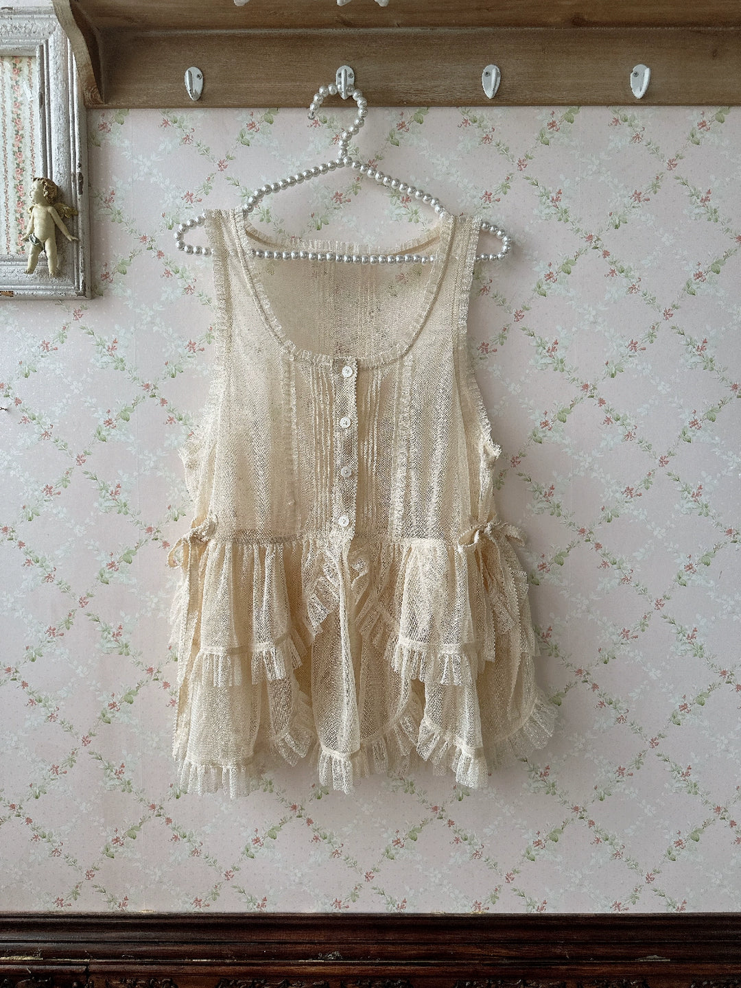 Sweet Dreamer~Antique Wall~Classic Vintage Lolita Vest Tulle Polka Dot Vest Small dots in ivory (vest only) (Pre-order) Free Size Double-layer petal hem