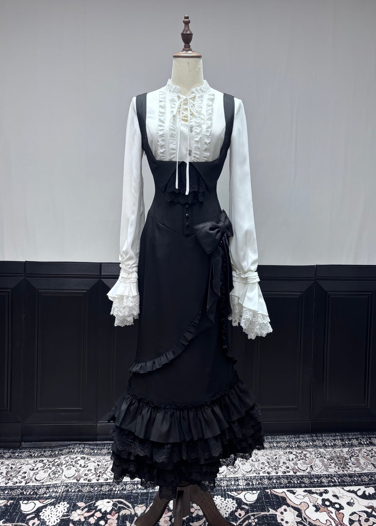 Miss Winnie - Gothic Lolita Blouse & Mermaid JSK Dress Set, Ruffle Lace Hem (L M S XL) 46027:872874