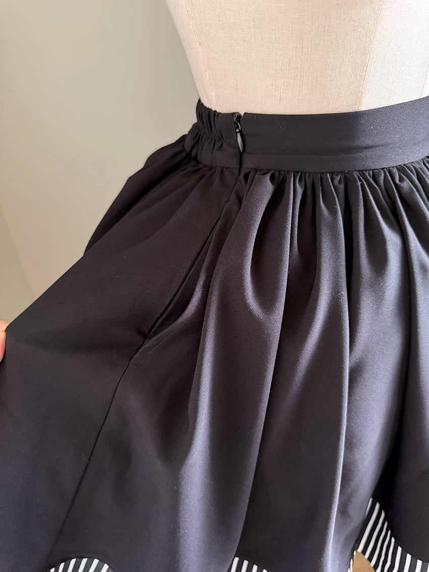 Laura's Reply - Gothic Lolita Black Skirt with Striped Hem