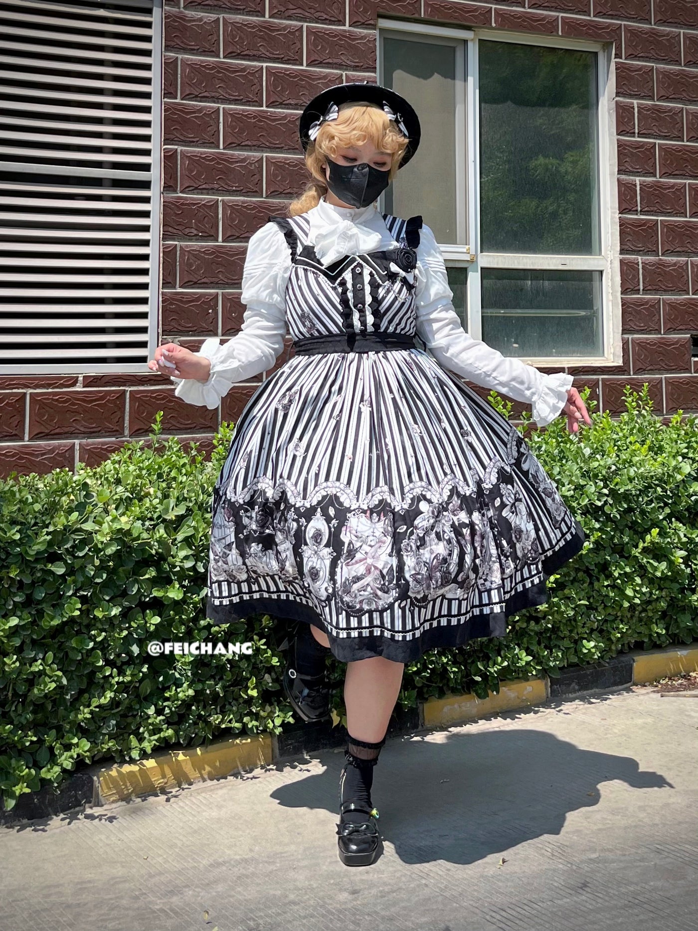 (Buyforme)Little Bear~Gothic Lolita Black and White Striped JSK Set   