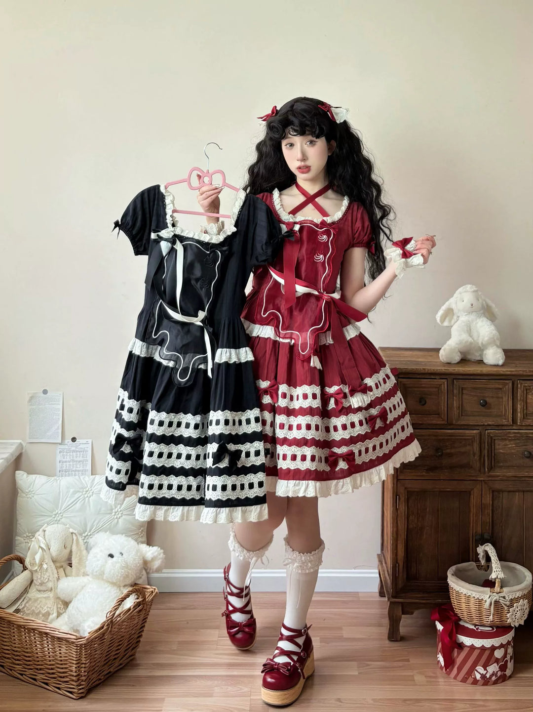 Uncle Wall Original~Cream Piping Artist~Cotton Sweet Lolita OP Halter-neck Dress With Accessory