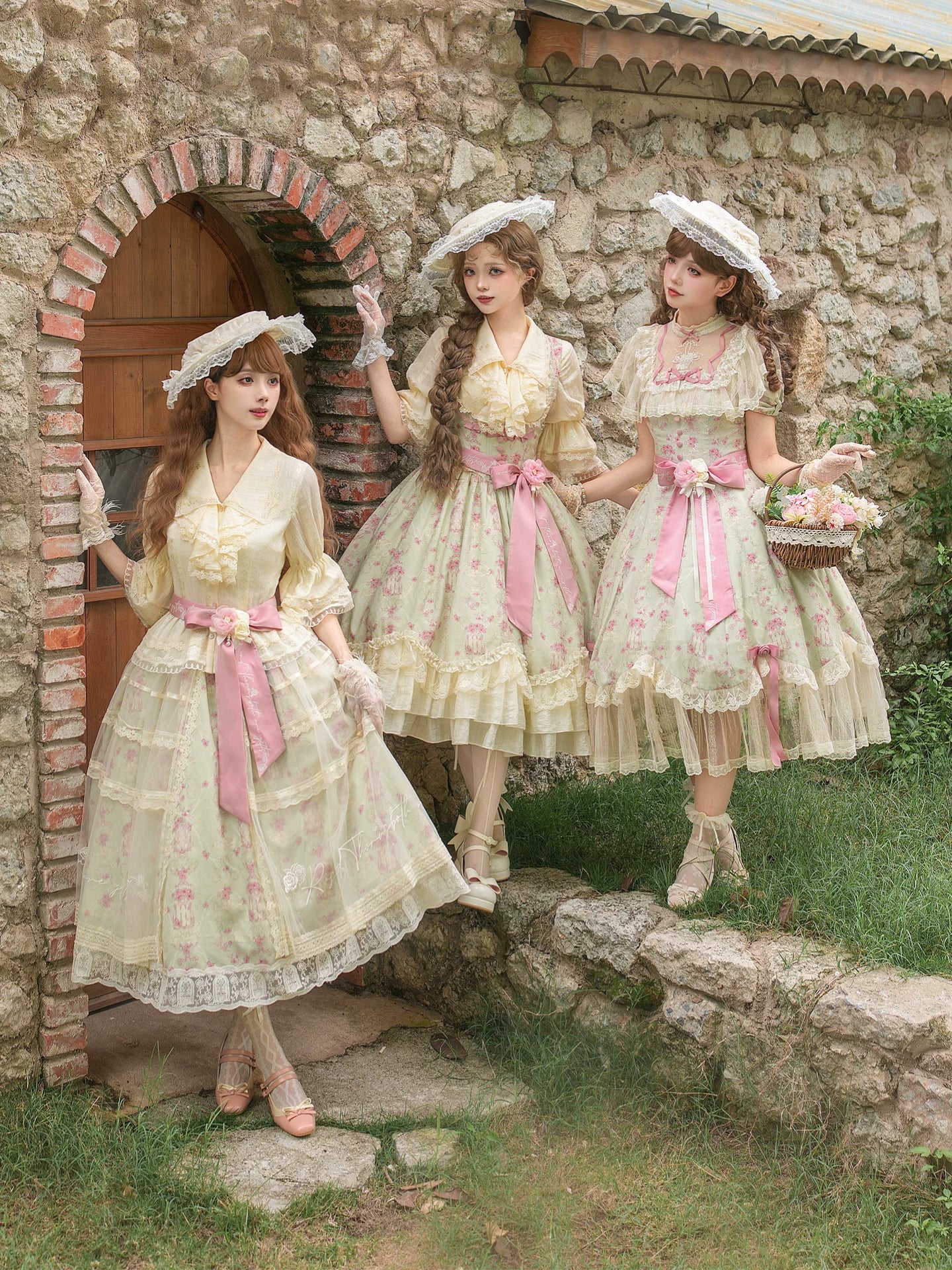 Wind Swept Roses - Classic Lolita Rose Printed Dress Set, Petal Hem