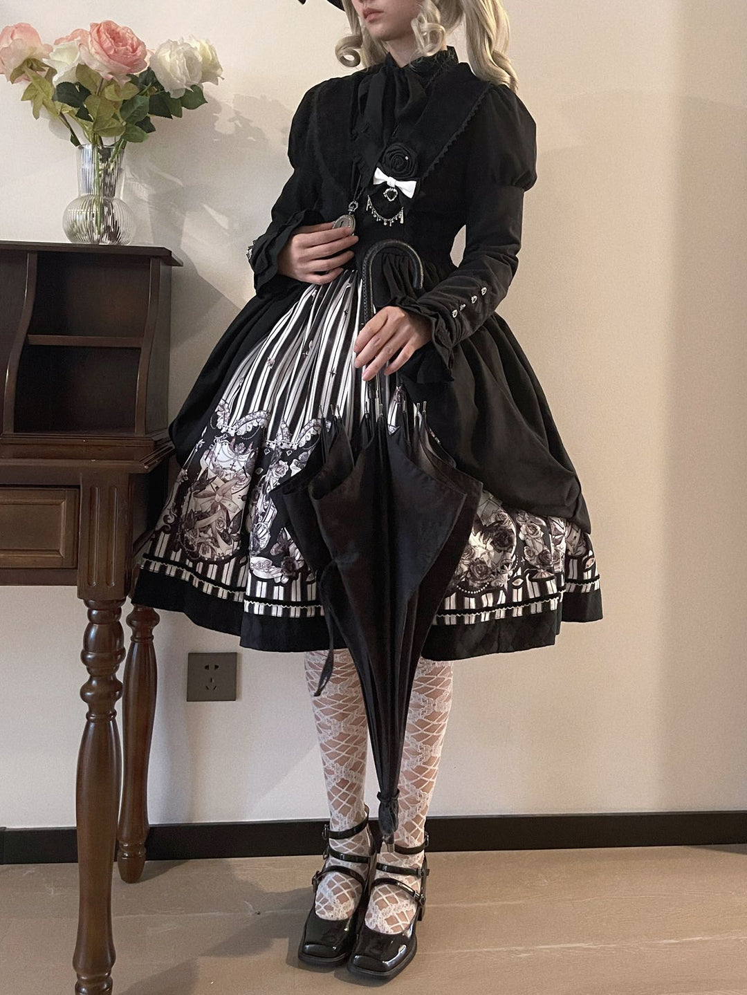 (Buyforme)Little Bear~Gothic Lolita Black and White Striped JSK Set   