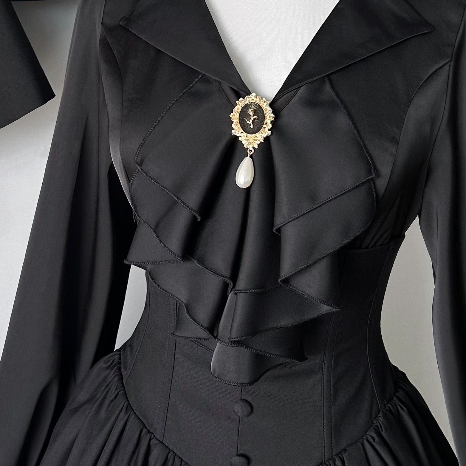 Muppet Mind Ben - Dream - Ouji Lolita Jabot Elegant Flounce Satin Lolita Accessory Black jabot with brooch only