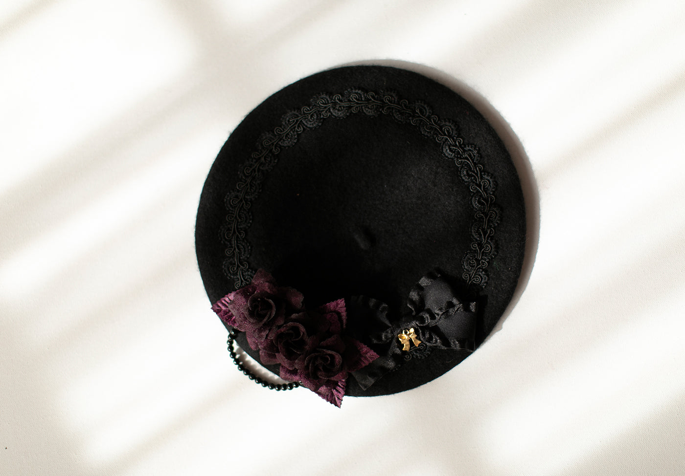 SweetDreamer~Vintage Lolita Beret Woolen Beret for Autumn/Winter Wear Adjustable Black Hat - Black Purple Flower 