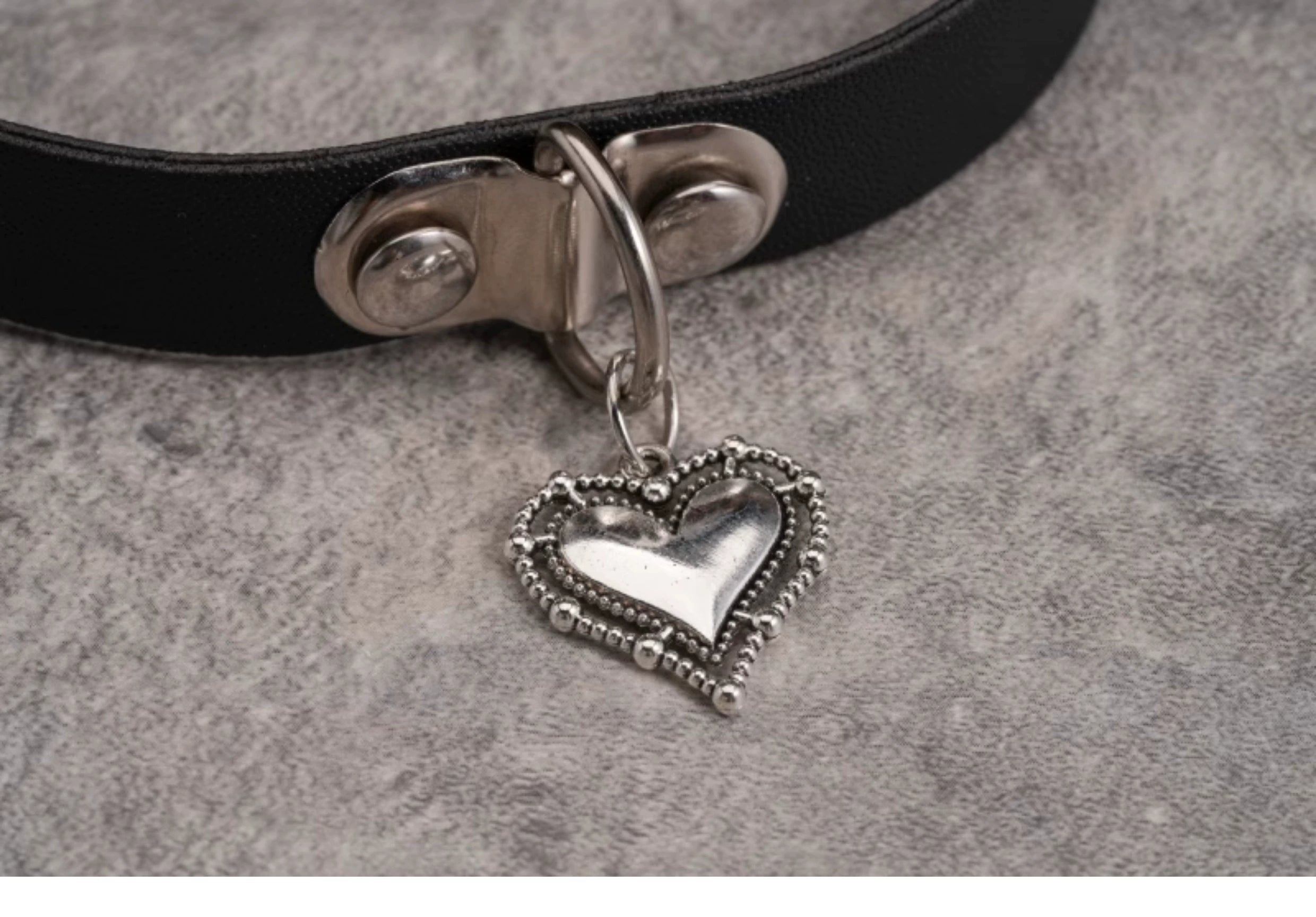 Strange Sugar~Gothic Lolita Choker Faux Leather Heart Pendant Necklace 36642:530698