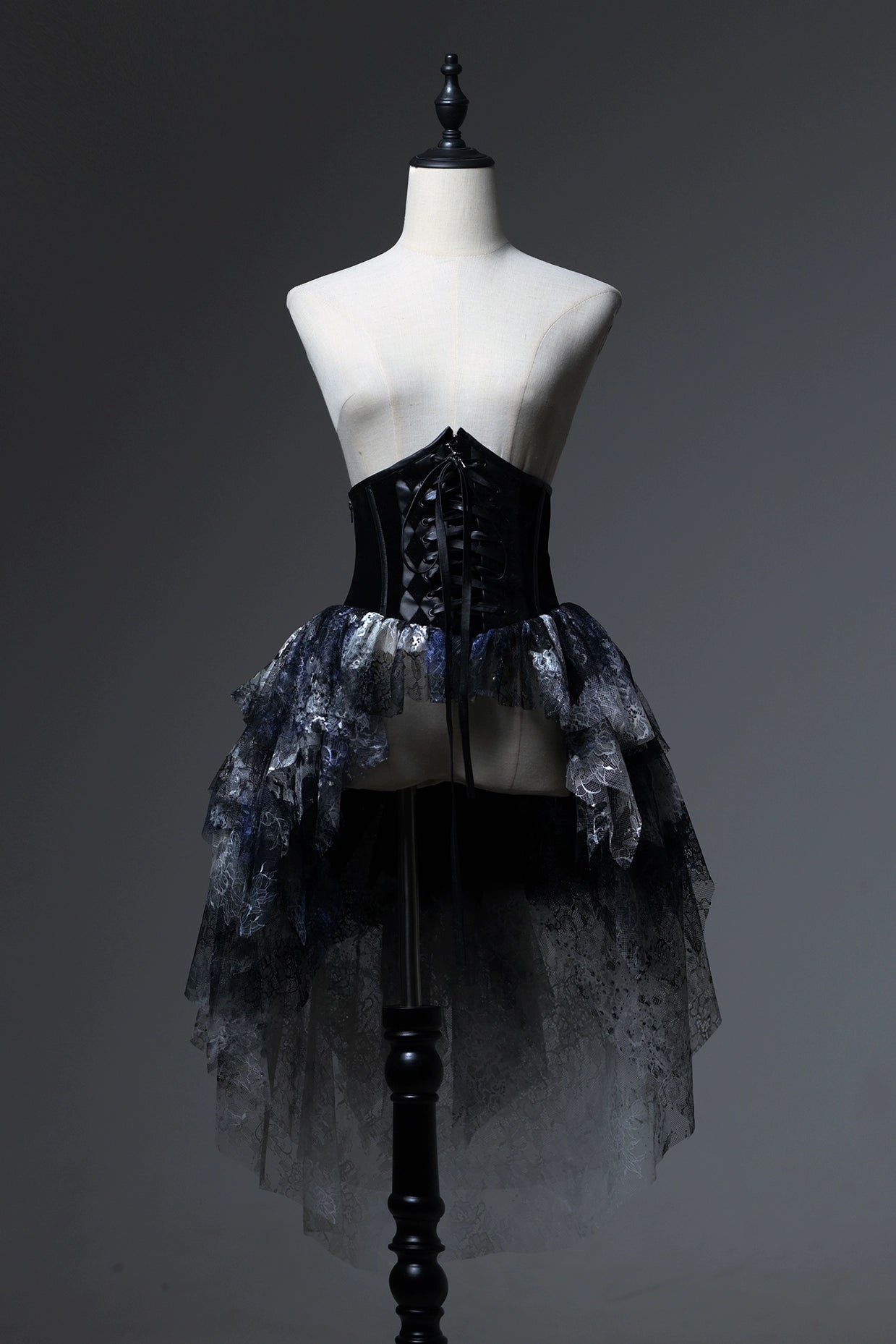 Lilith House - Horror Park - Gothic Lolita Irregular Hem Corset (L S / Blue Red) 31622:625694