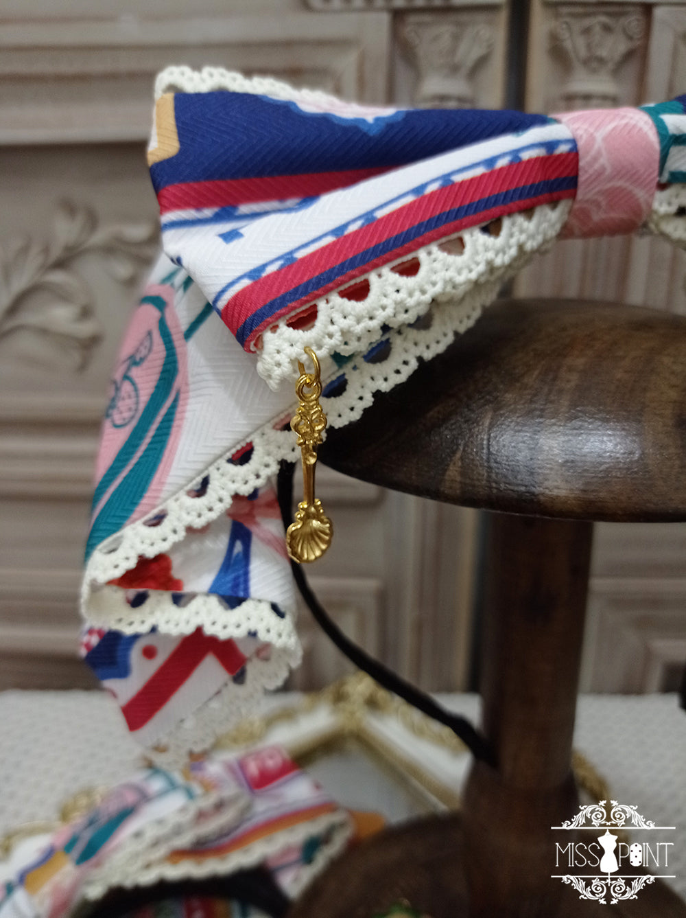 Miss Point - Berry Rose Lolita Accessories Collection KC Beret Necklace