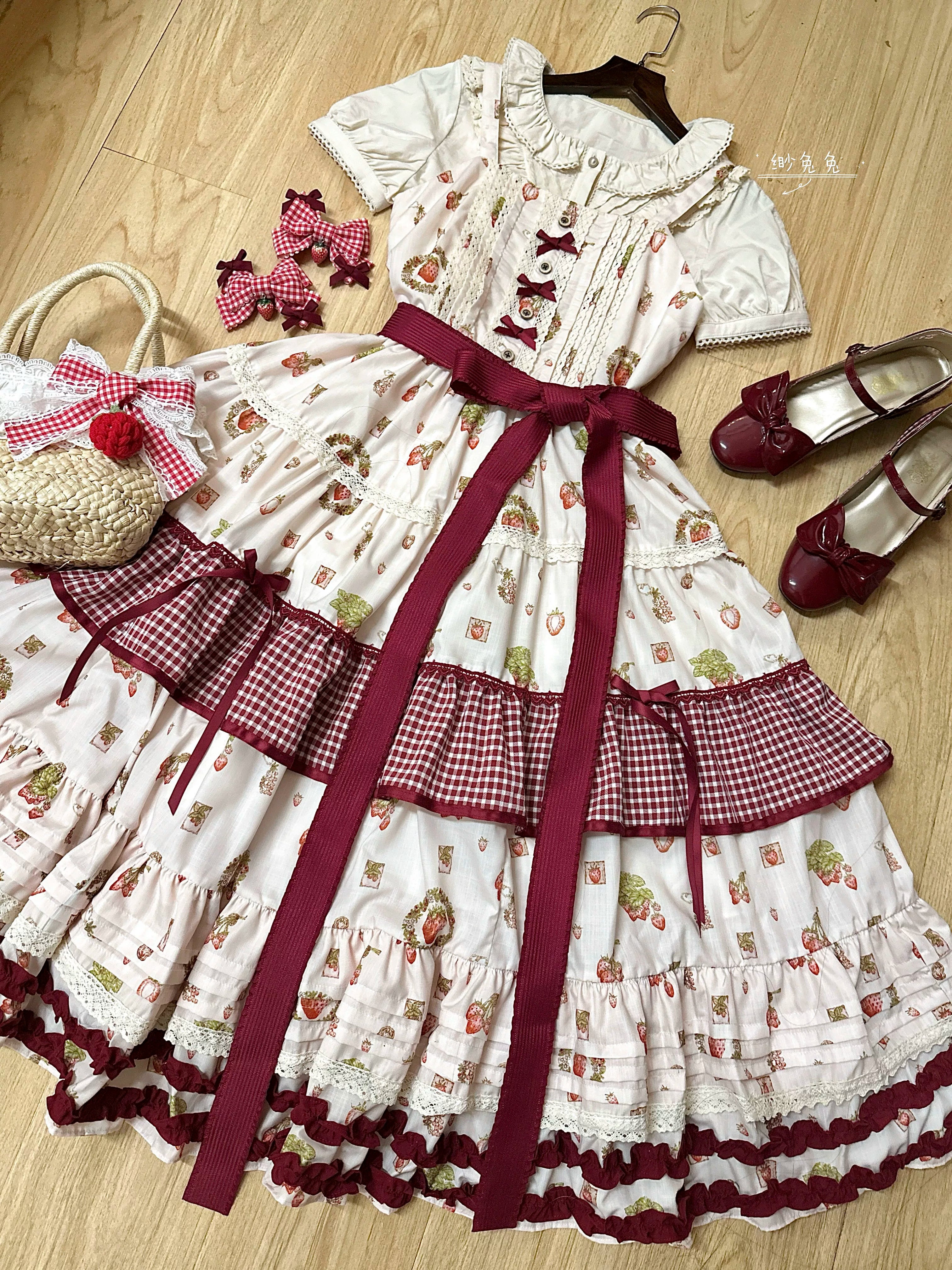 Skyfaring Strawberry - Printed Classic Lolita JSK Dress, Tired Hem