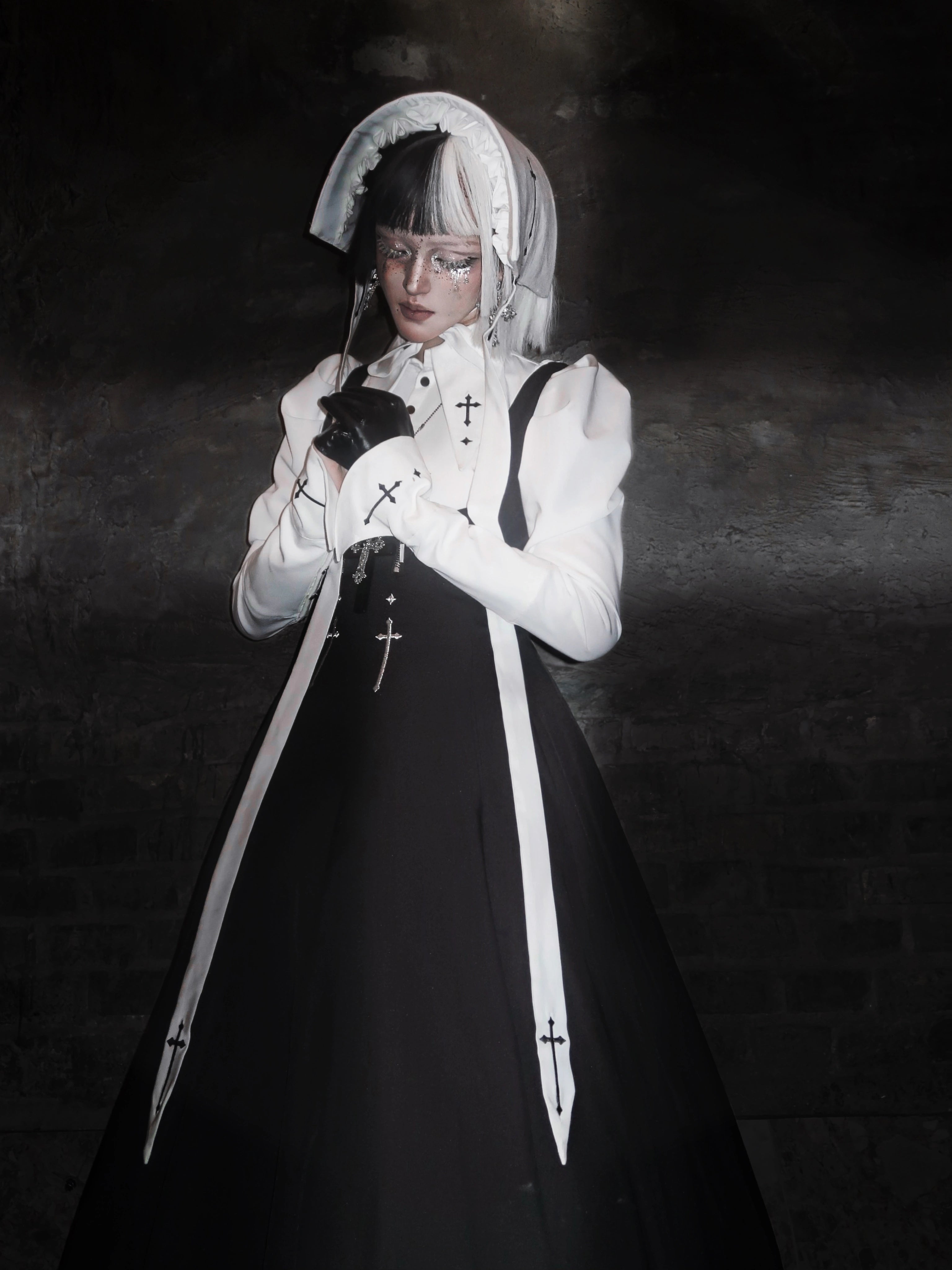 Wild Bloom Freedom - Gothic Lolita Bust-supporting JSK Set, Cross Embroidery