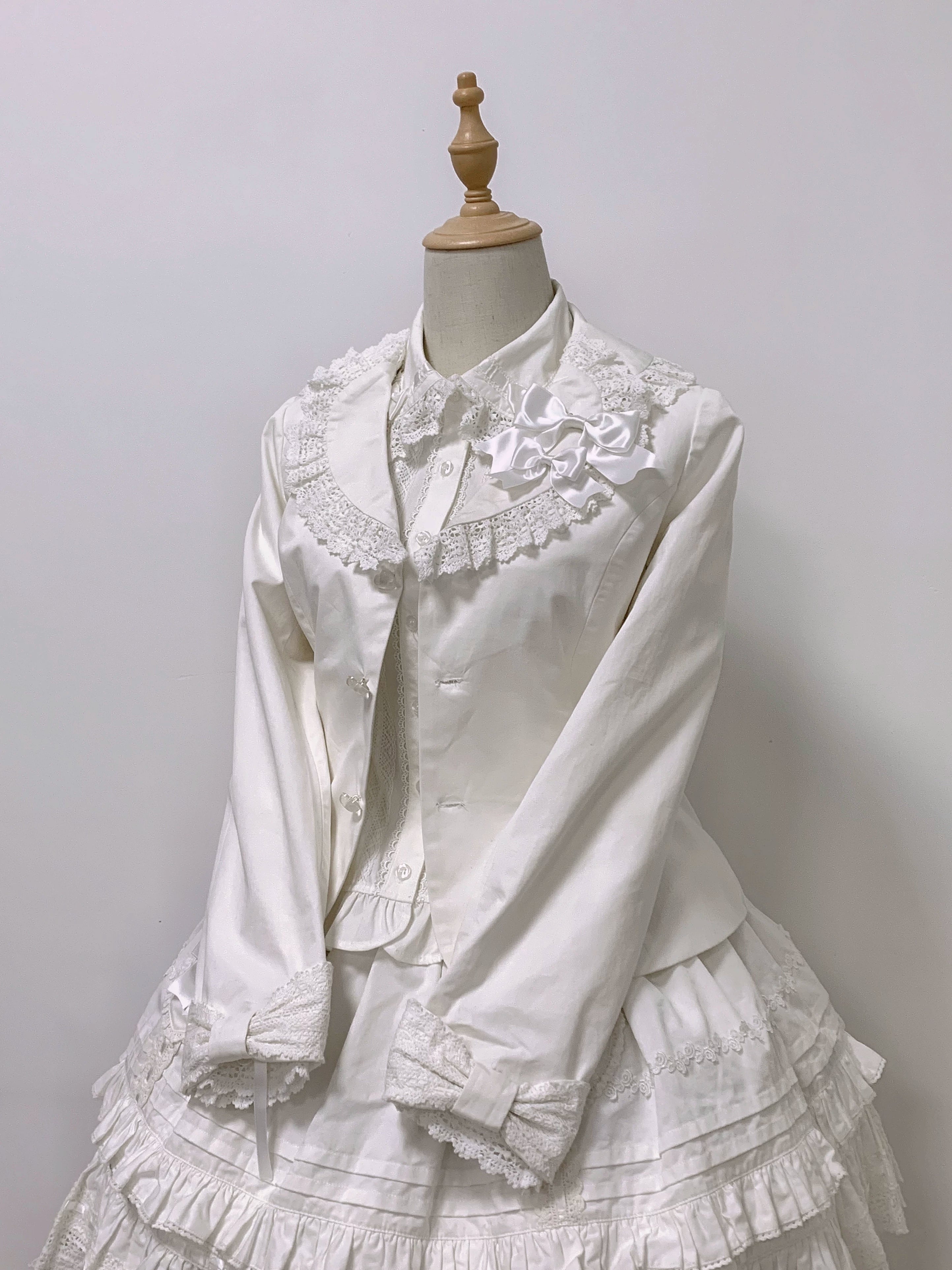 Bunny's Wish - Old School Lolita Coat, Flounce Hem Skirt White Cotton Version Coat XS