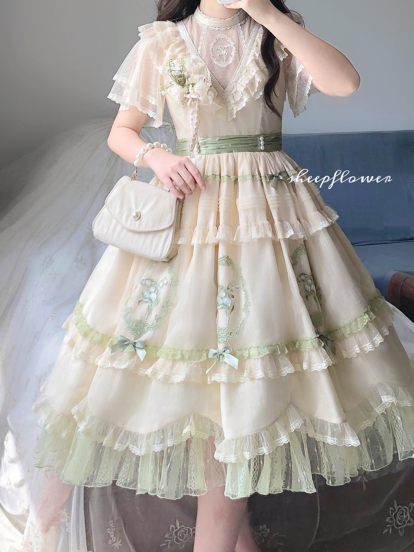 Nectarine White Tea~Elegant Lolita Beige Flower Print Dress L OP with a belt 