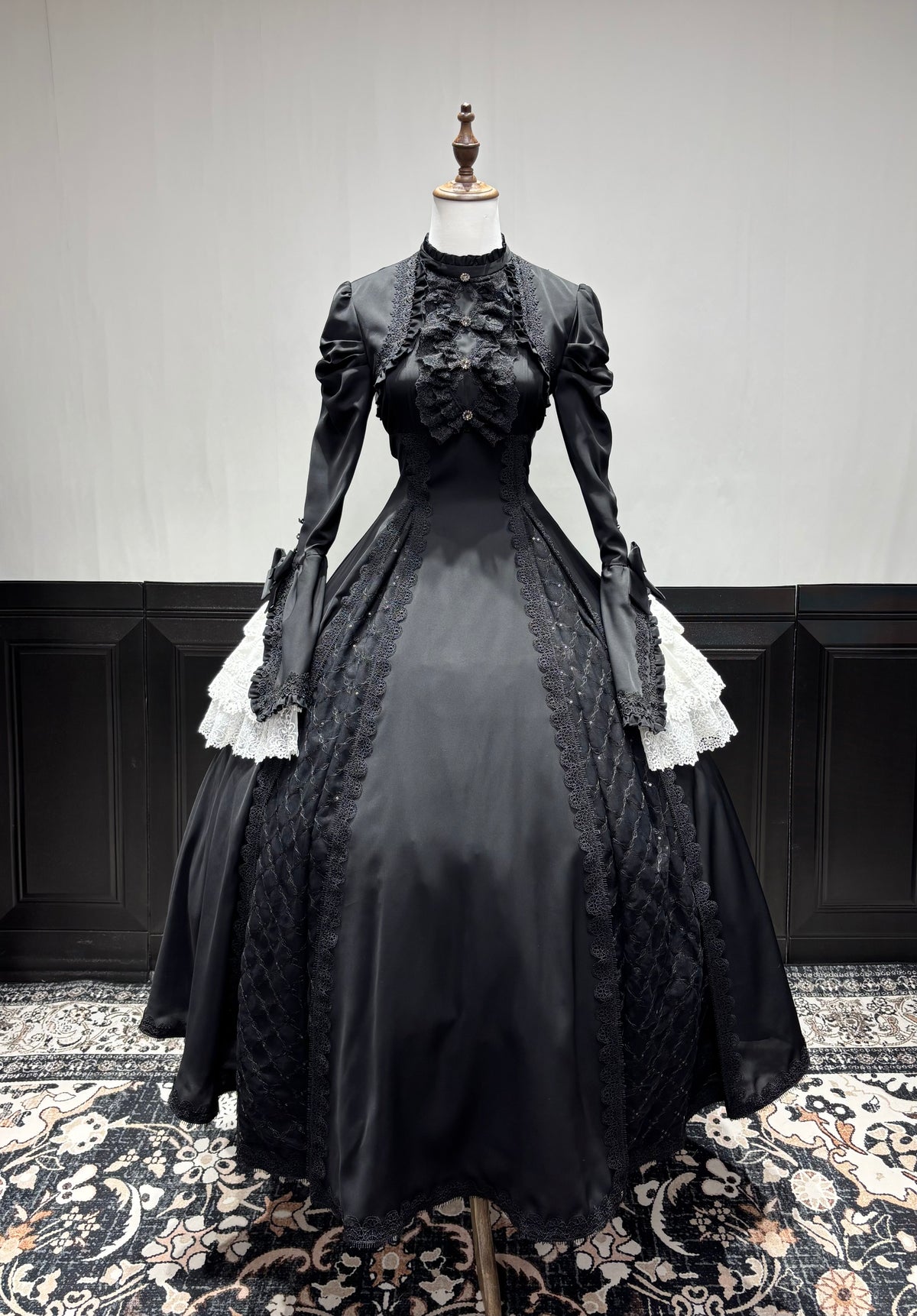 Silver Mist - Halloween Black Gothic Lolita OP Dress, Lace Hime Sleeves OP + Brooch S