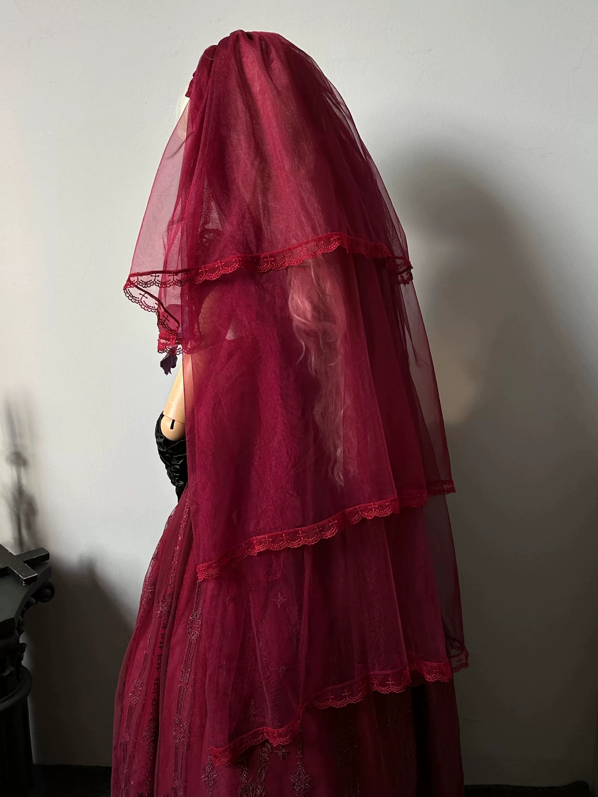 Genesis and Armageddon - Gothic Lolita Accessory, Skeleton Hand Decoration Red - Three-Tier Long Veil One Size