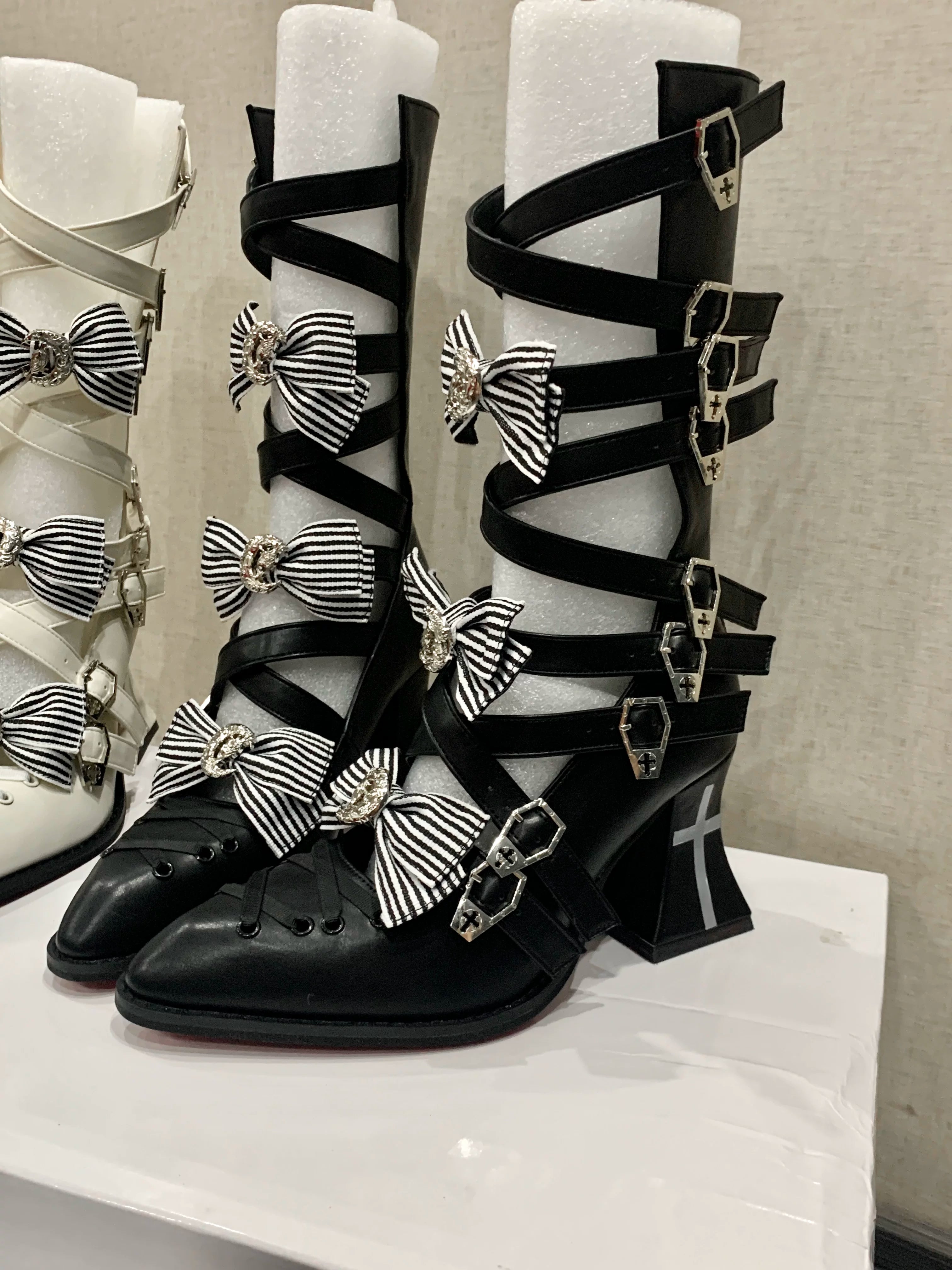 Moon-Raven Dream - Gothic Lolita Pointed Toe Heeled Boots, Cross Strap 45893:867087