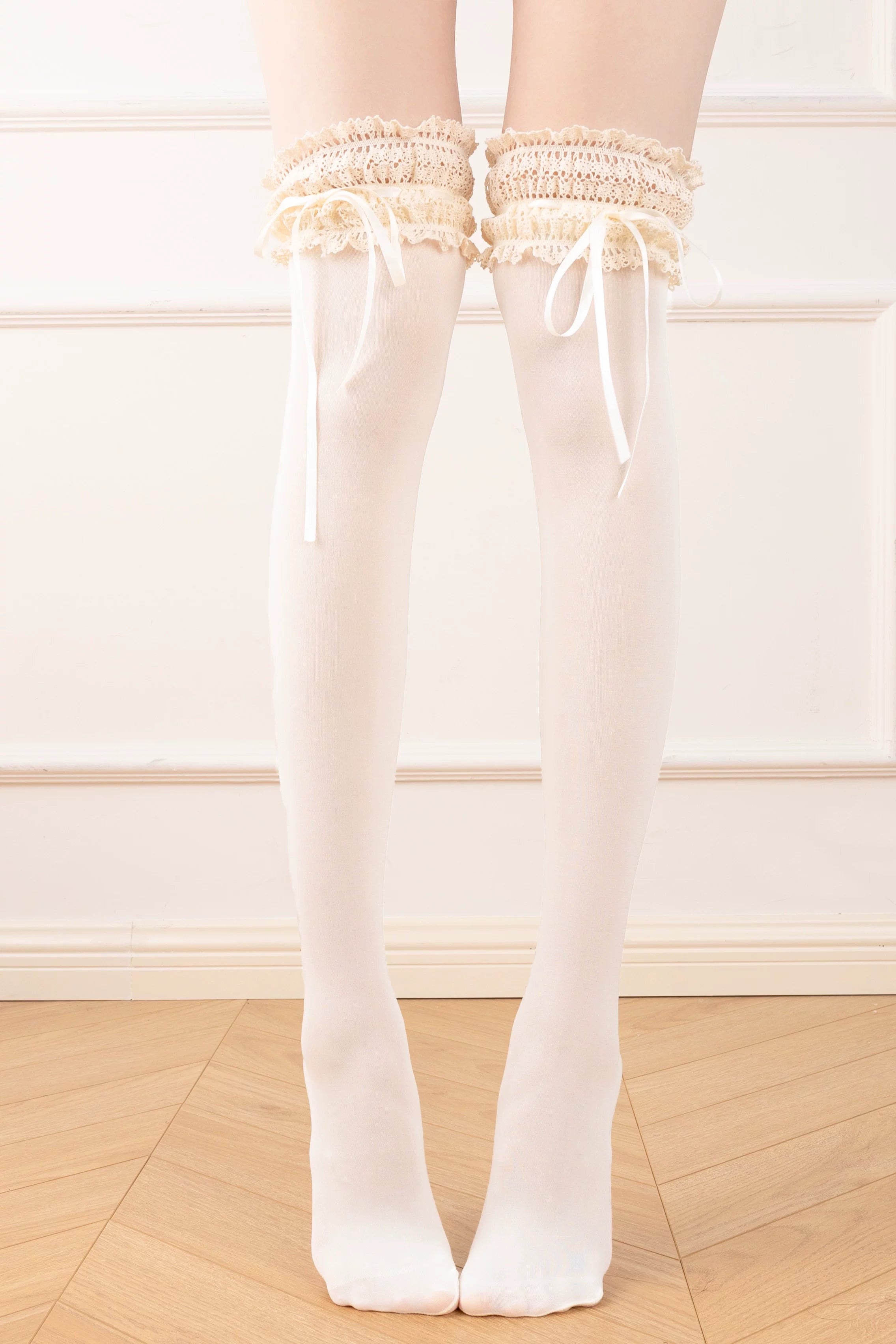 Classic Lolita Socks, Lace Ruffles & Ribbon Bows Milky White Over-the-knee Socks / 19.7" (50 cm) One Size