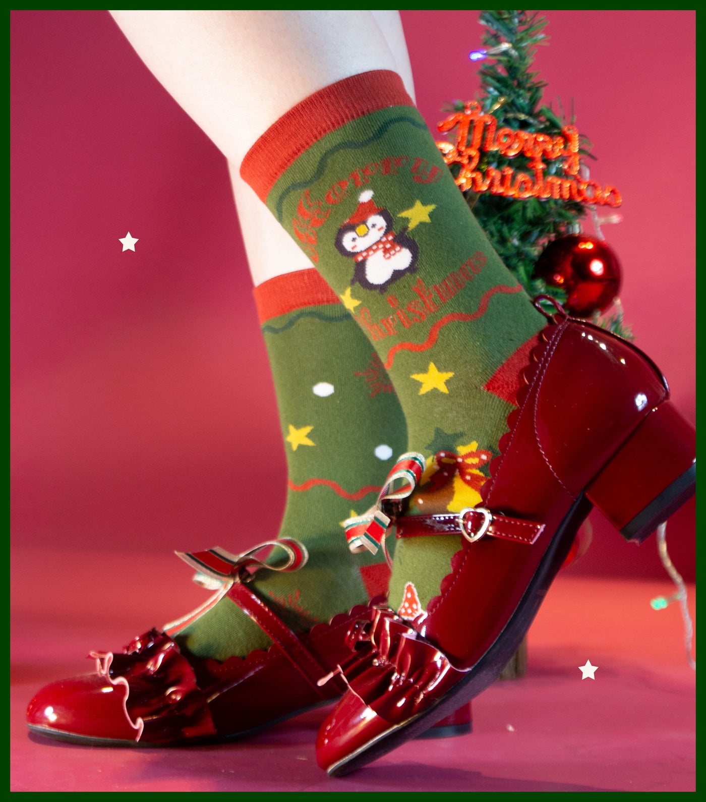 Yukines Box~Kawaii Lolita Cotton Socks for Christmas short socks red and green small penguin 