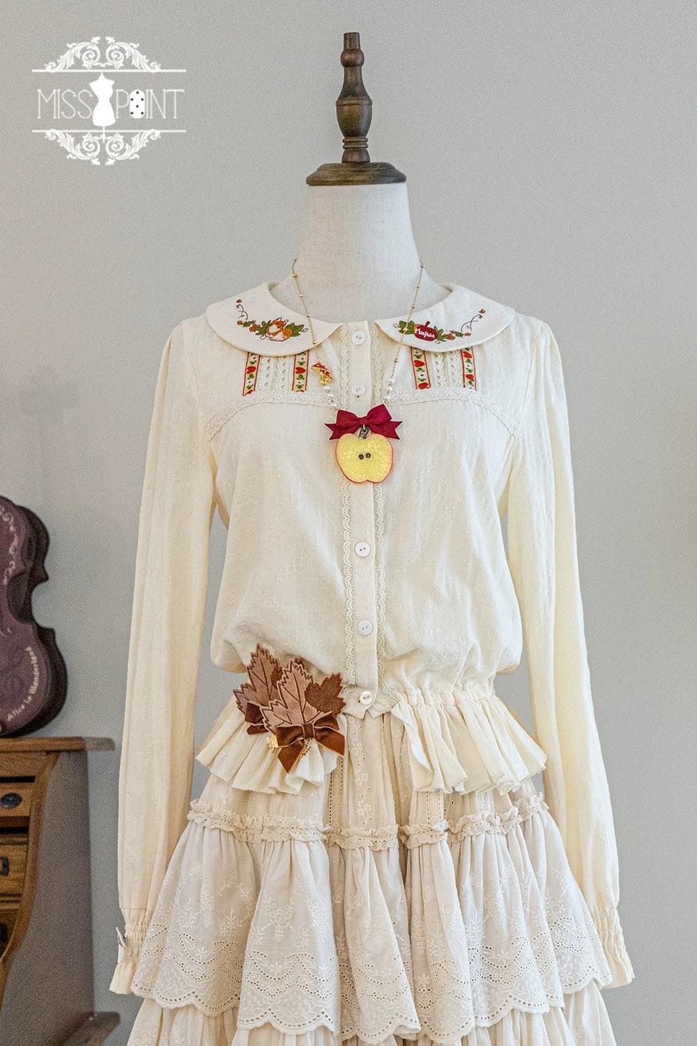 Miss Point~Fat Fox in the Forest~Sweet Lolita Shirt Embroidered Collar Customized Blouse XS Beige 