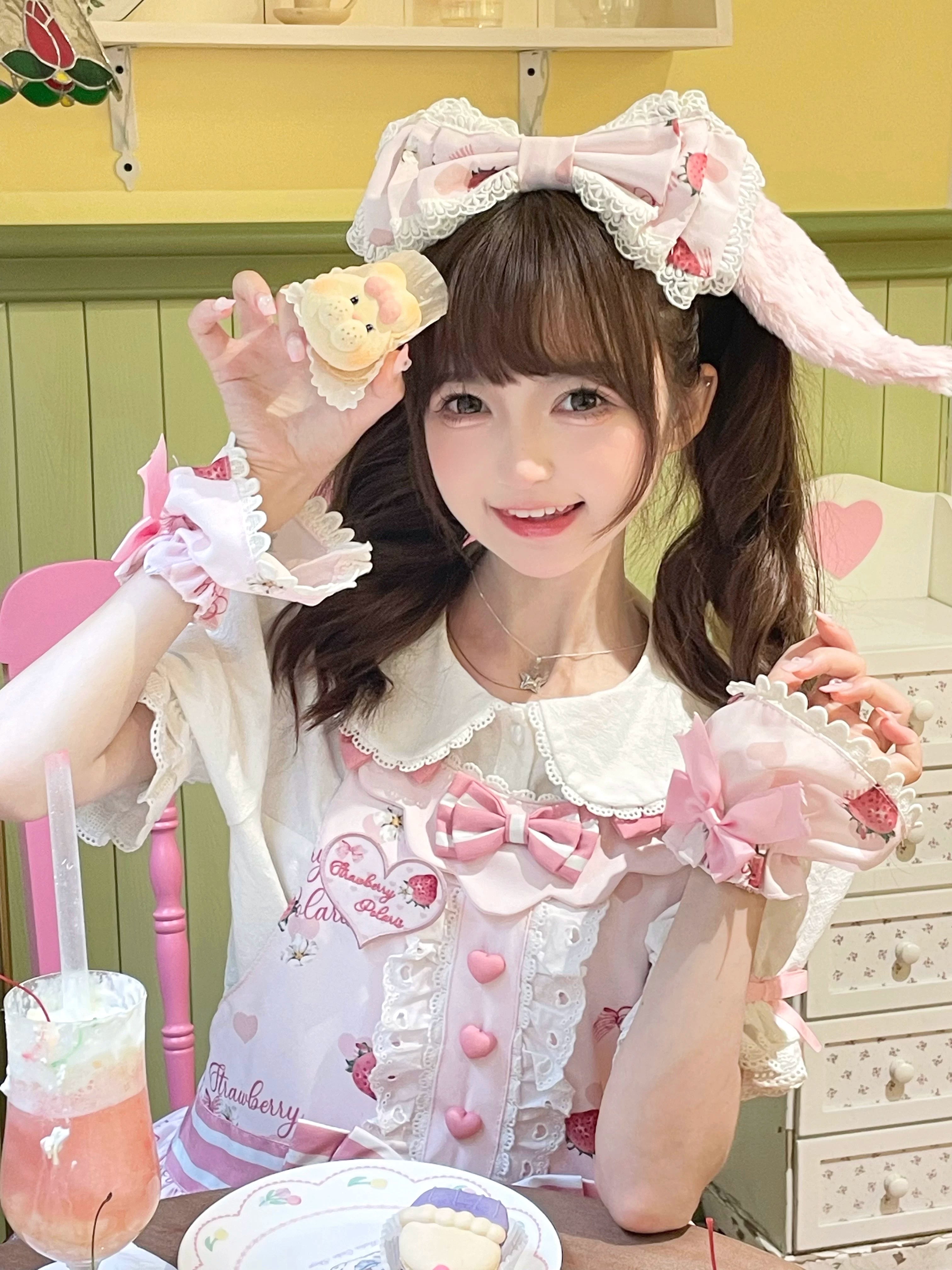 Rabbit Berry Gift Box - Sweet Lolita Cotton Shirt, Peter Pan Collar 44491:810925