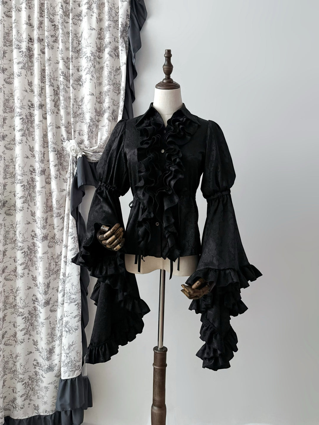 Muppet Mind Ben~Moon Stream~Vintage Lolita Blouse with Subtle Pattern and Hime Sleeve Black S