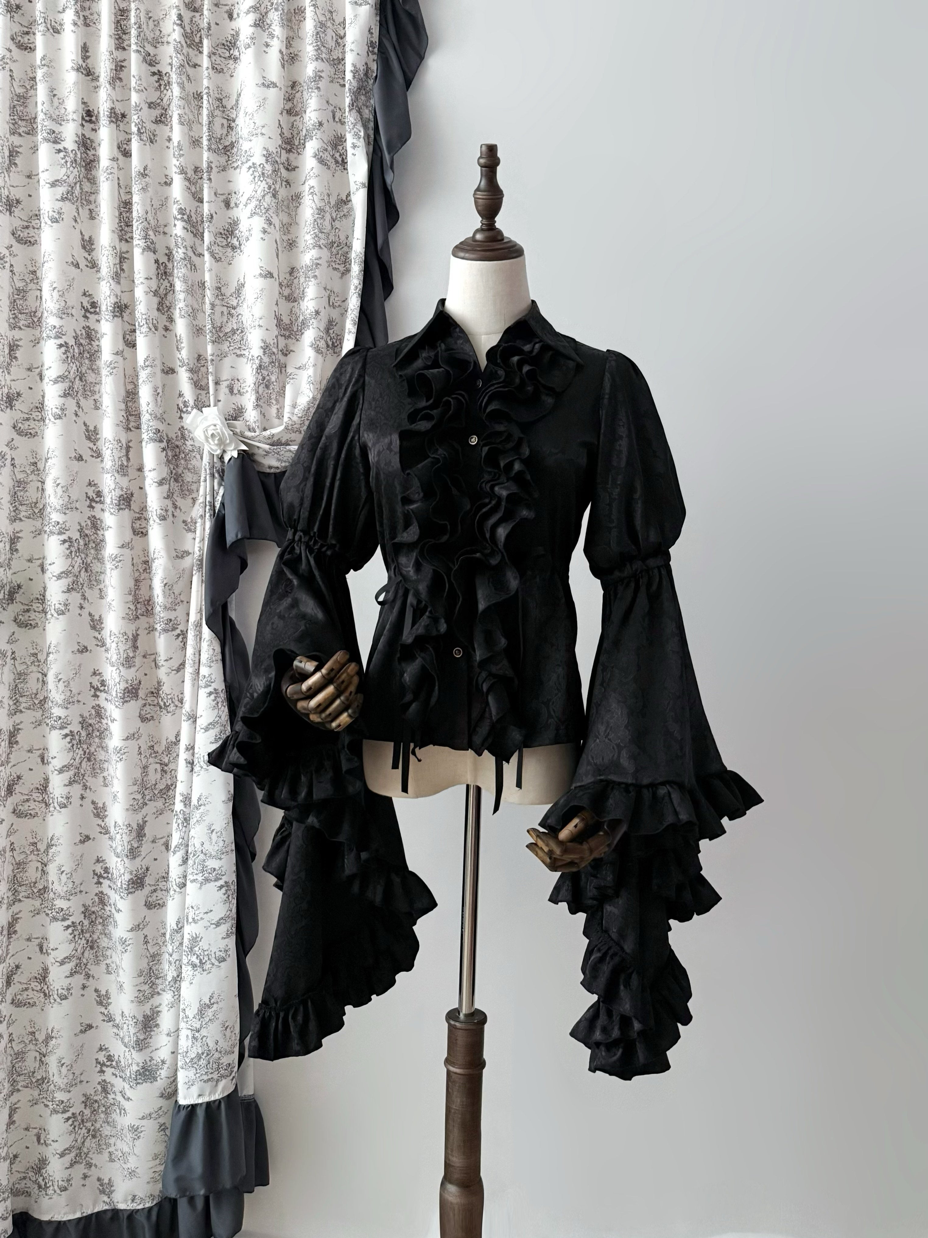 Muppet Mind Ben - Moon Stream - Vintage Lolita Blouse with Subtle Pattern and Hime Sleeve Black S