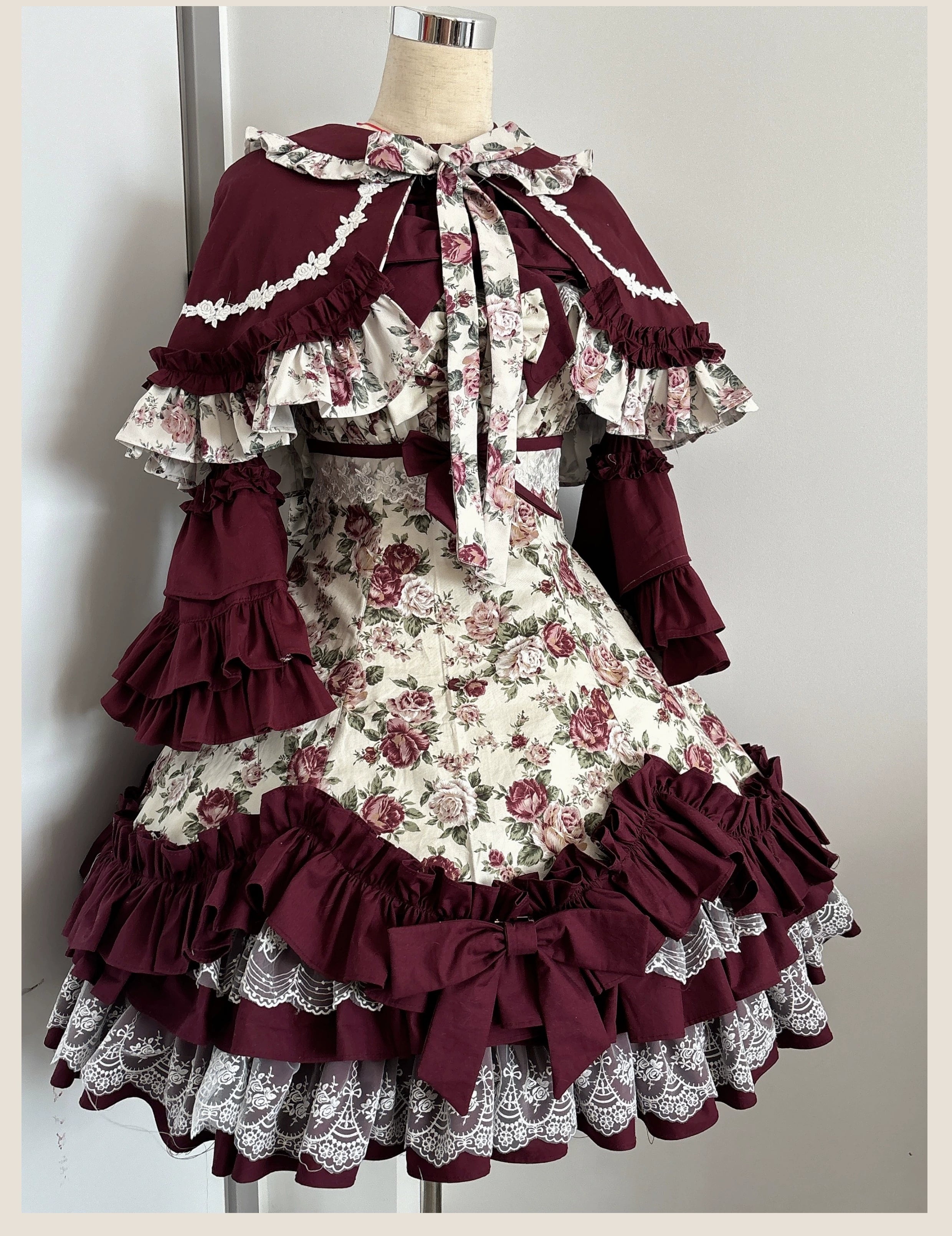 TaTaTa Lolita - Burgundy Rose - Floral Printed Old School Lolita JSK, Elegant Cape