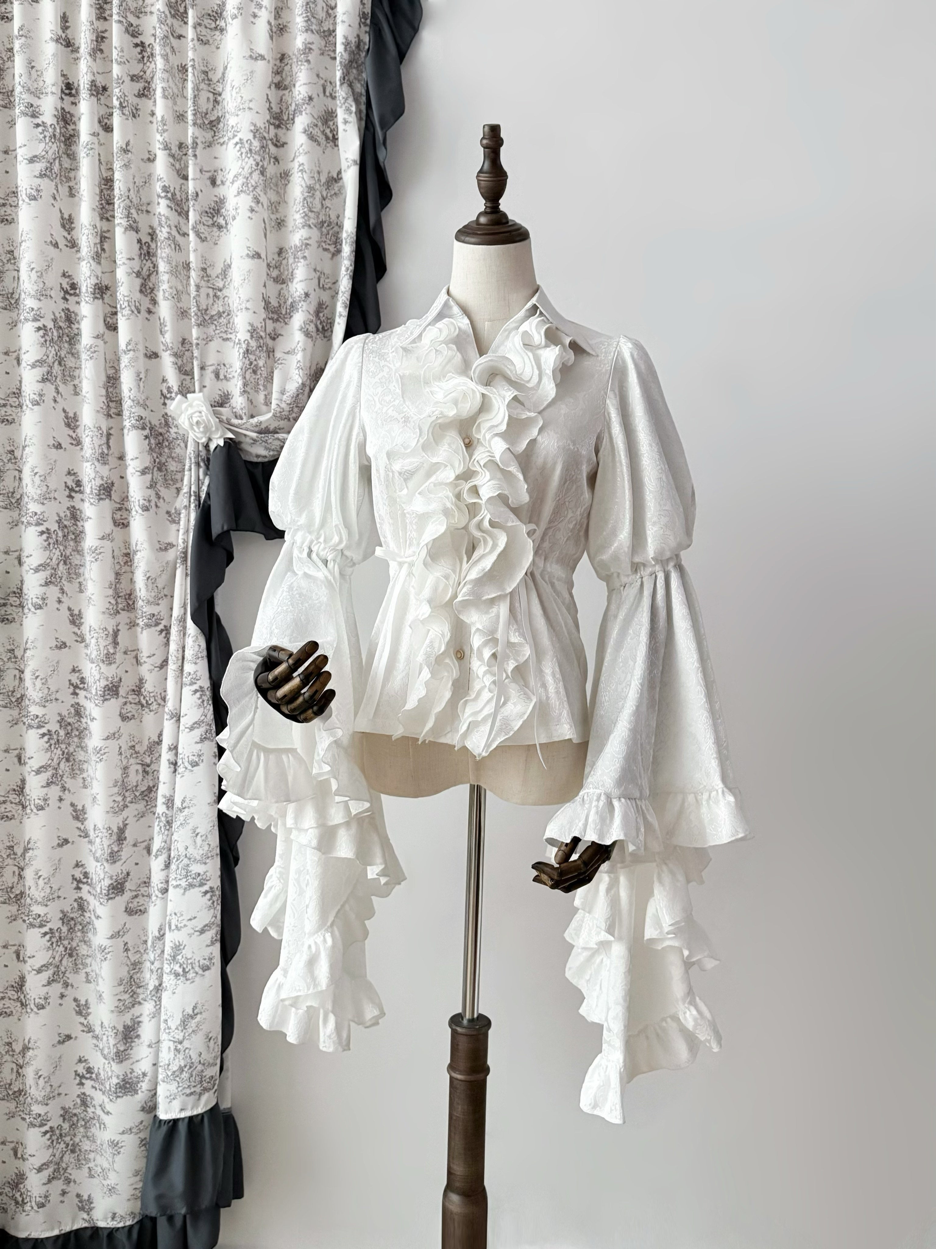 Muppet Mind Ben - Moon Stream - Vintage Lolita Blouse with Subtle Pattern and Hime Sleeve White-Pre Order S