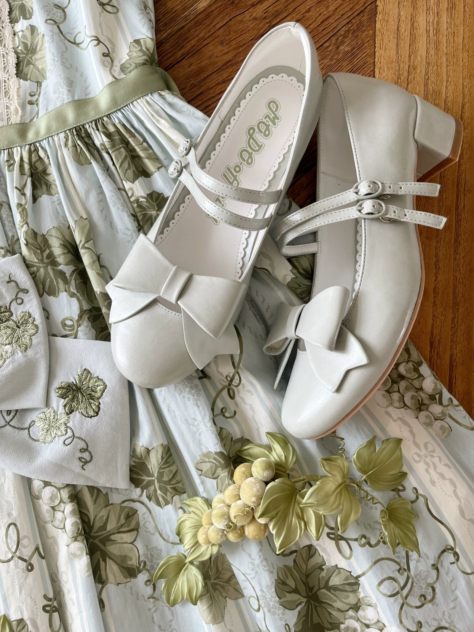 MODO - Apple Candy - Pointed Toe Lolita Shoes, Low Block Heel