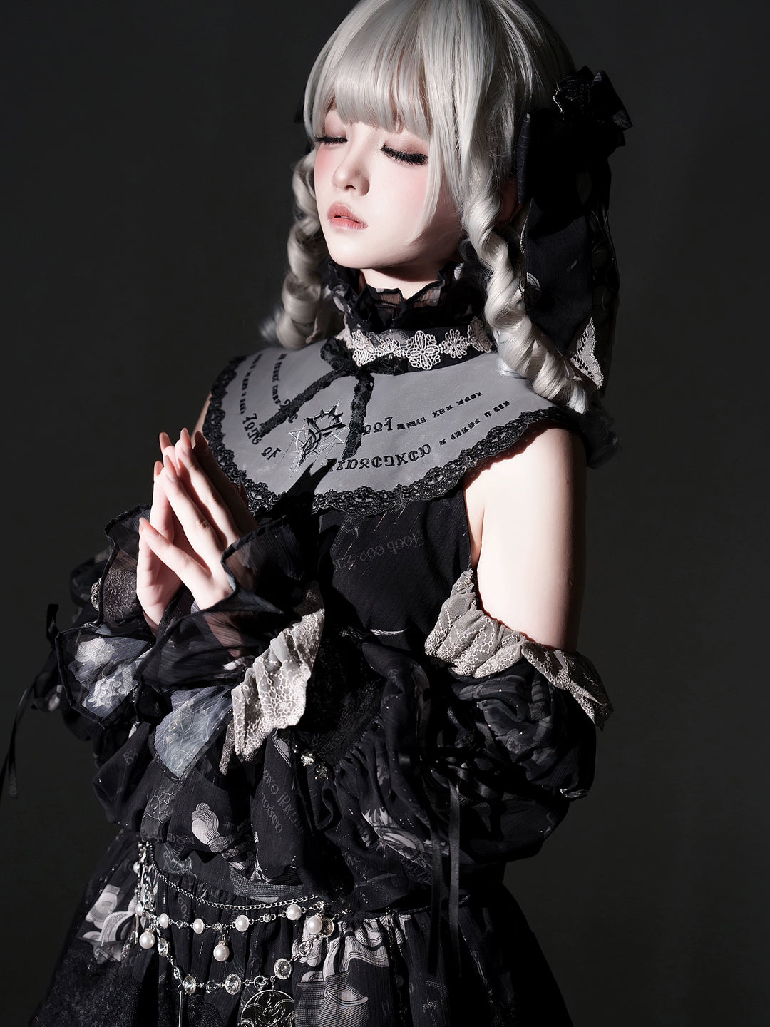 Sing a lullaby for you~Believer~IP Collab Gothic Lolita OP Dress Set Printed Hooded cape   