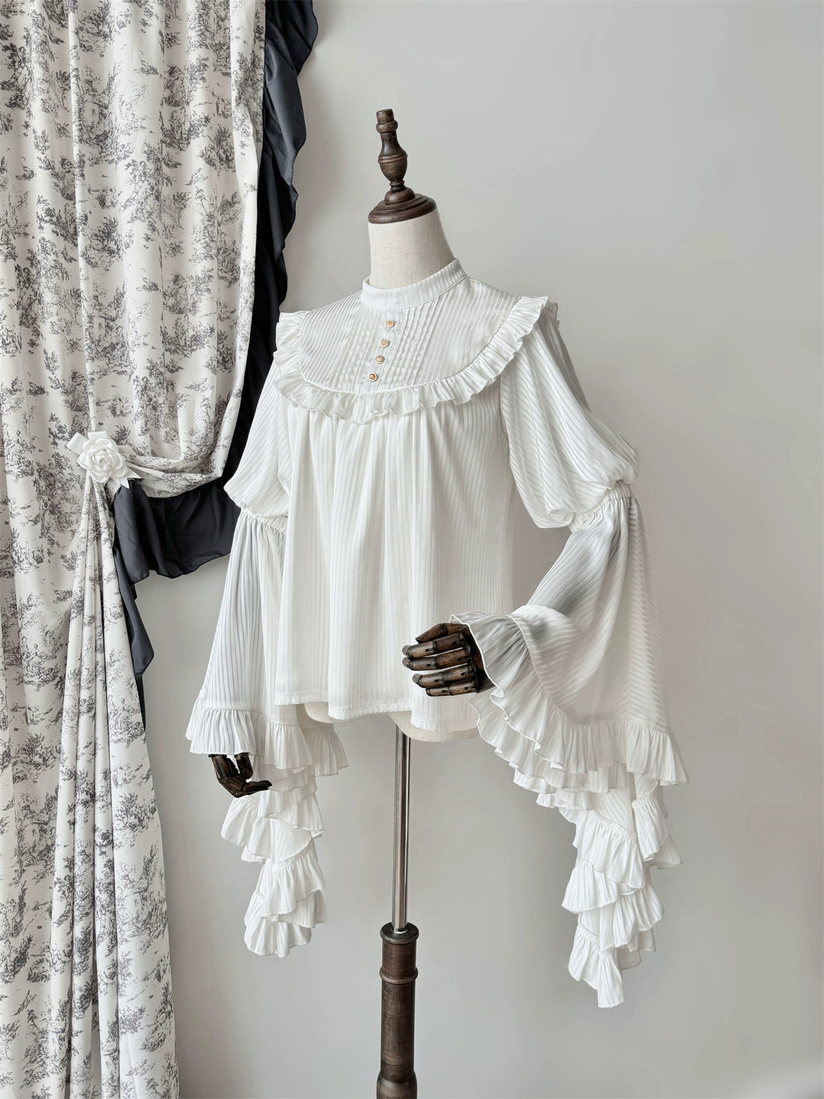 Muppet Mind Ben - Dreaming - Gothic Lolita Princess Sleeves Blouse Striped Printing 39008:608414