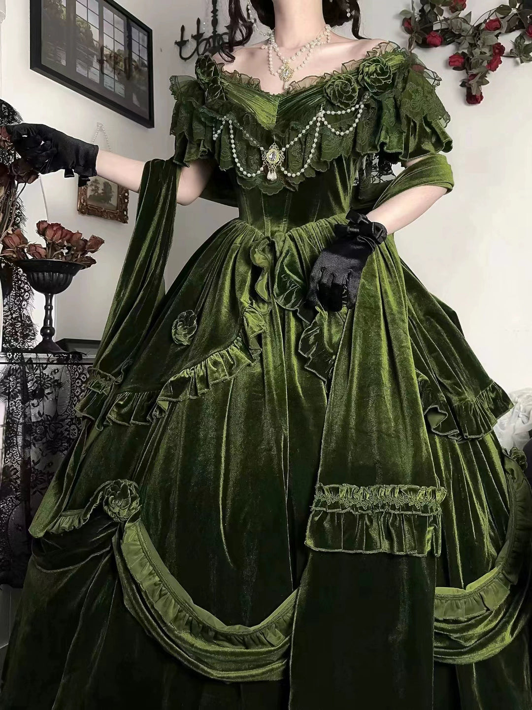 Meowing and fruity~Tana Manor~Classic Lolita Accessories Sleeves Trailing Shawls Velvet green shawl Free size 