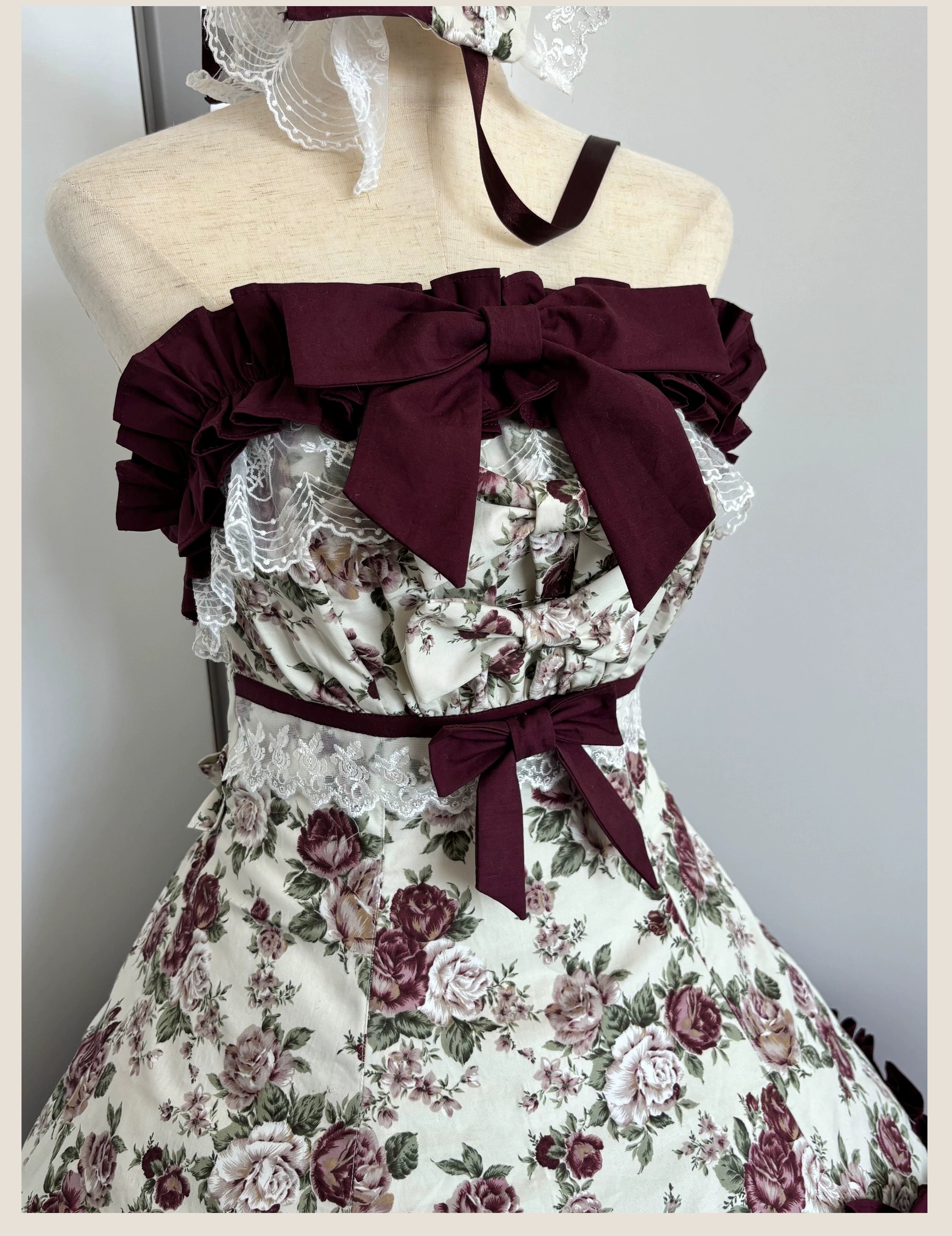 TaTaTa Lolita - Burgundy Rose - Floral Printed Old School Lolita JSK, Elegant Cape