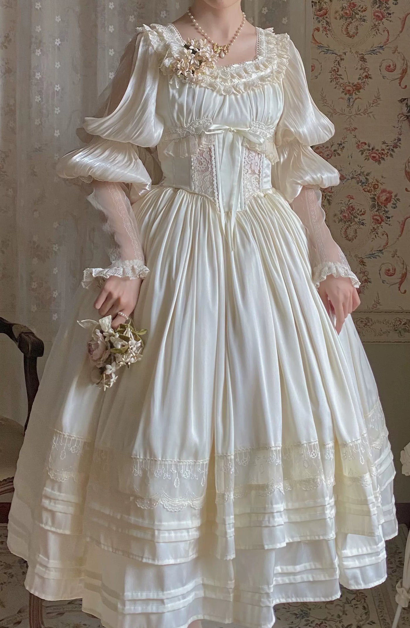 (BuyForMe) Airfreeing~Cersei~French Fashion Long Sleeve Classic Lolita Blouse S ivory skirt - long length 