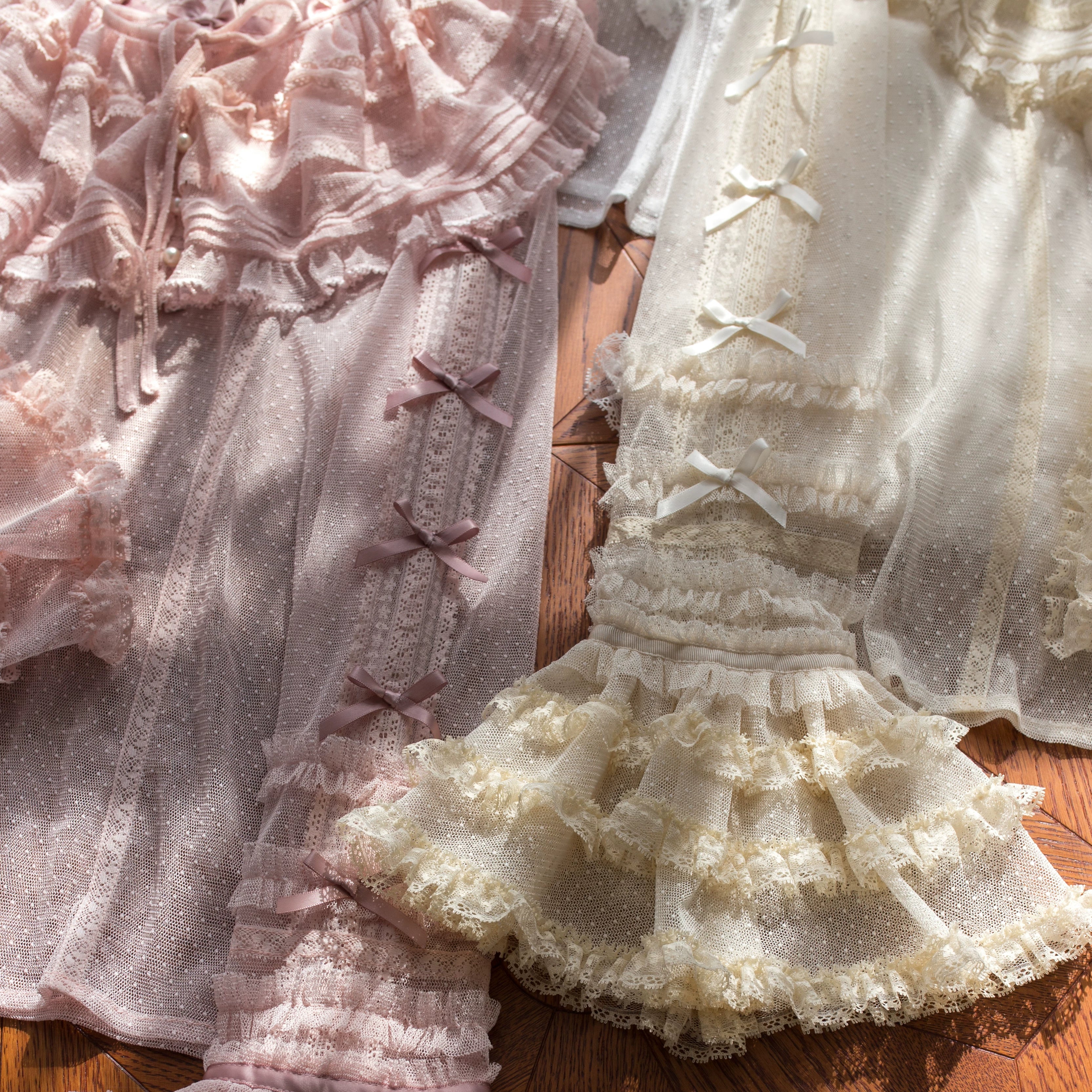 Vernal Feast - Polka Dot Lolita Blouse, Ruffled False Collar