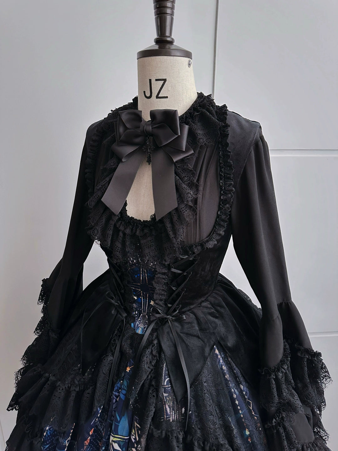 SUSIN~Night Traveler~Classic and Elegant Gothic Dress with Colorful Window Prints