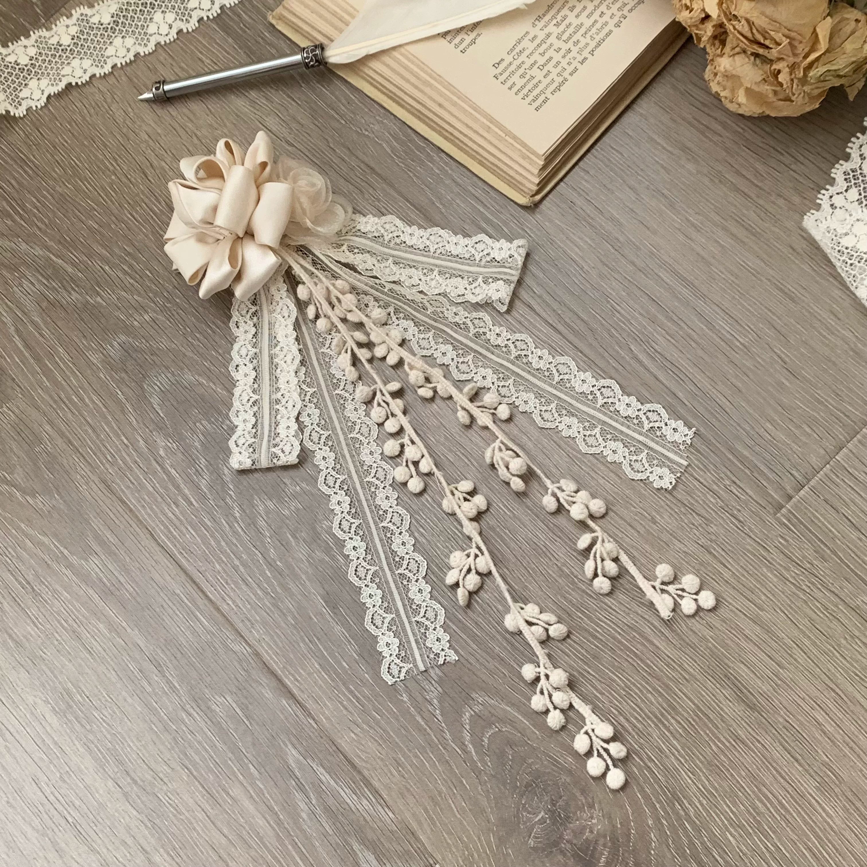 Moonlight Ode - Classic Lolita Lace Halter-neck Blouse & Tulle Skirt Set Apricot - 2-in-1 Hanamaru Brooch (with fixed clips) (choose one size) Small