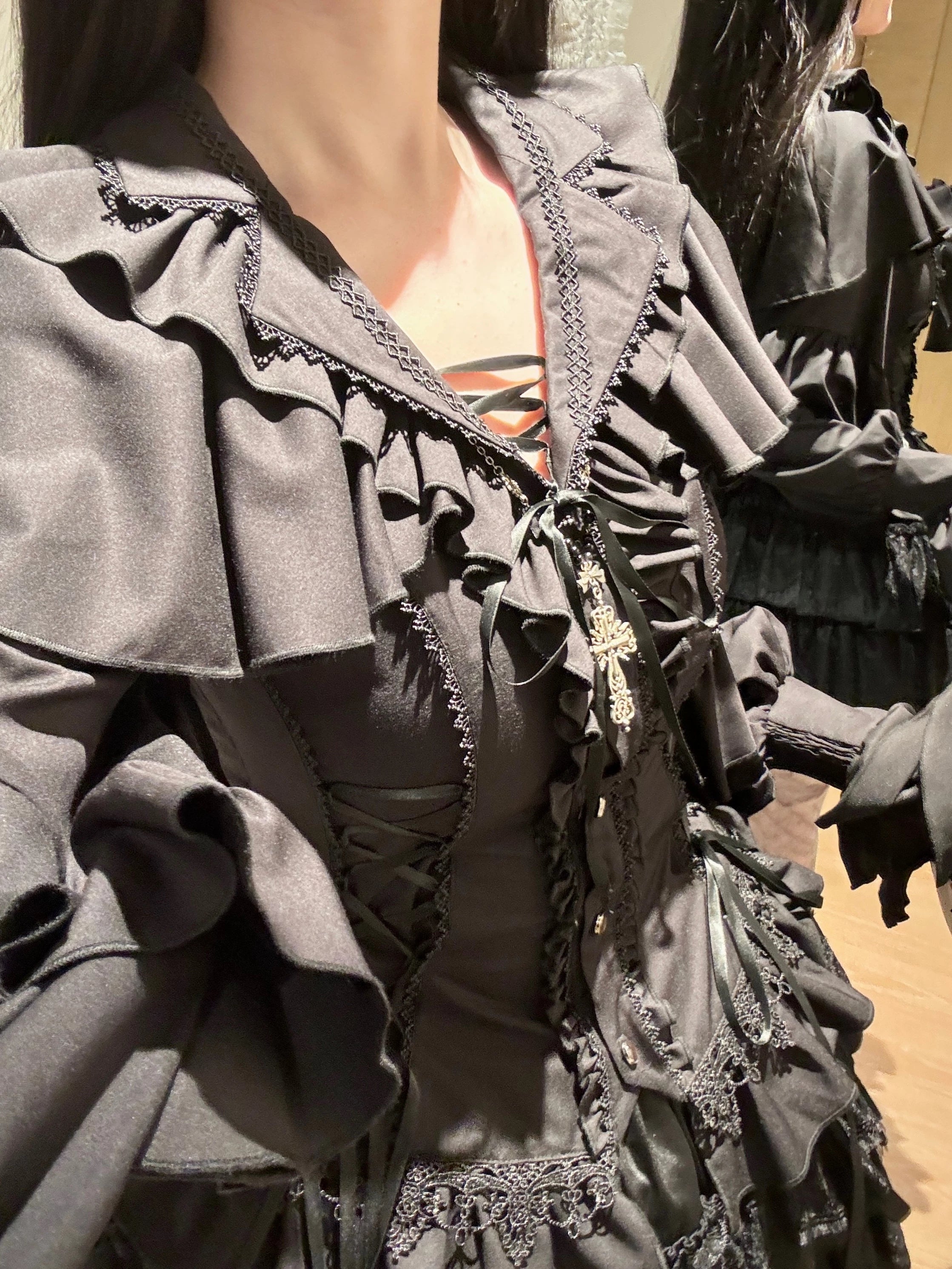 Cocoon Prelude - Gothic Lolita Capelet-Sleeve Blouse