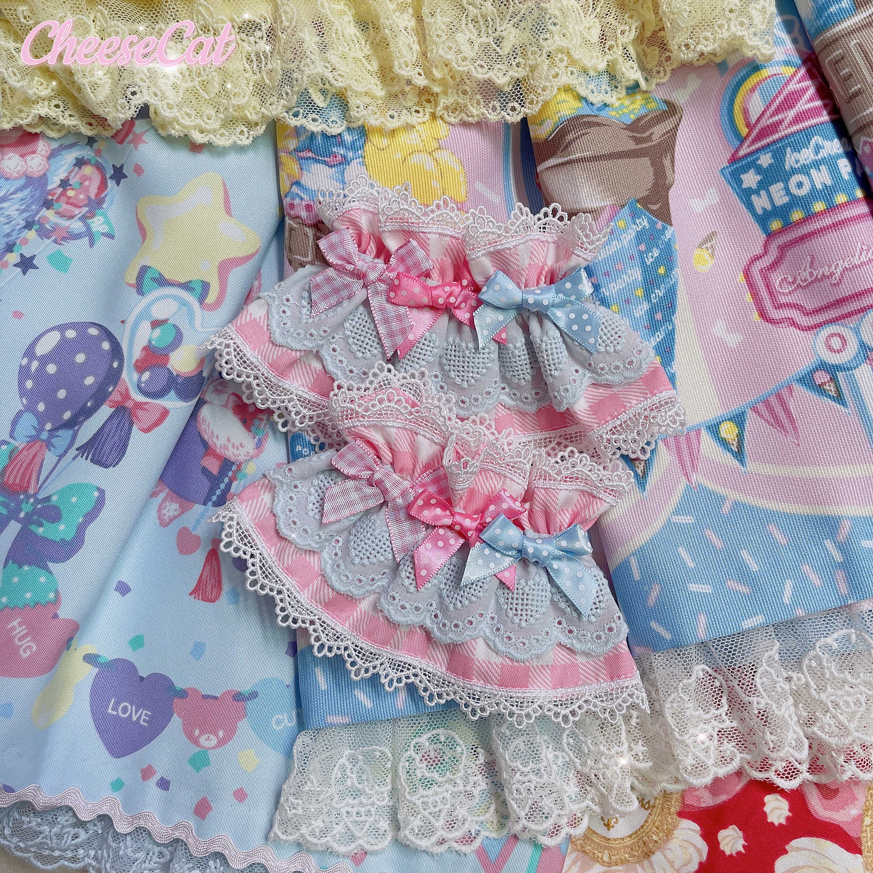 (Buyforme)Cheese Cat~Sweet and Playful Strawberry Gingham Lace Cuffs 15200:200684