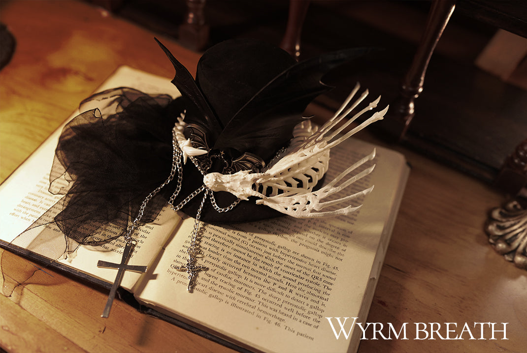 (BFM)LilithHouse~WYRM Breath~Gothic Lolita Top Hat Dragon Wing Suede Small size top hat (black) - without a dragon bone  