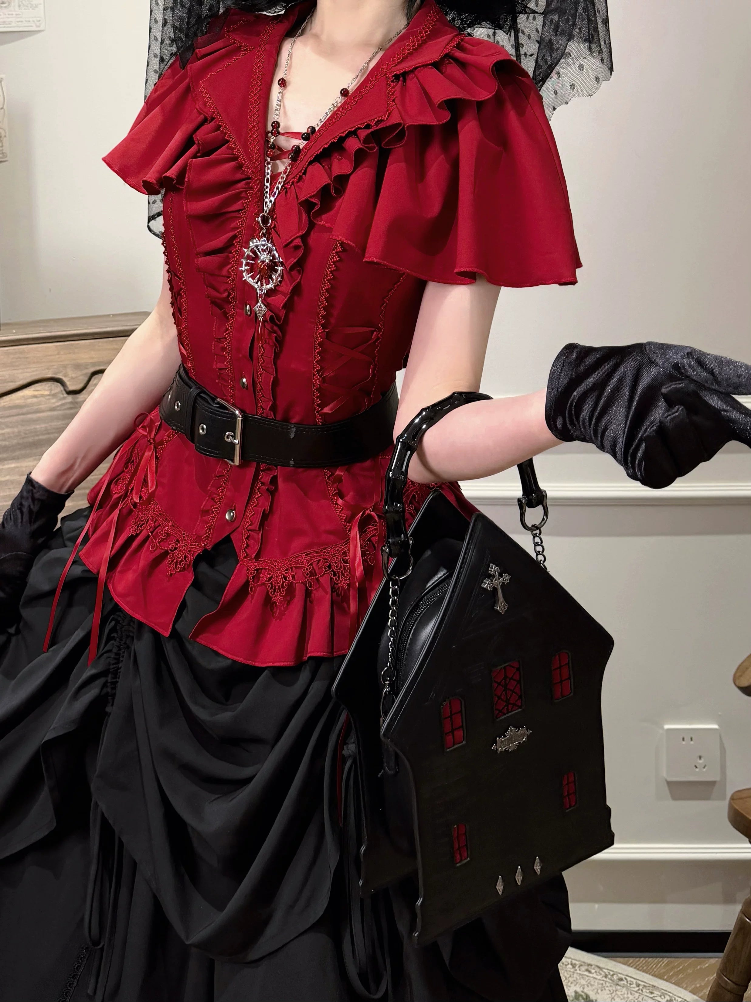 Cocoon Prelude - Gothic Lolita Capelet-Sleeve Blouse