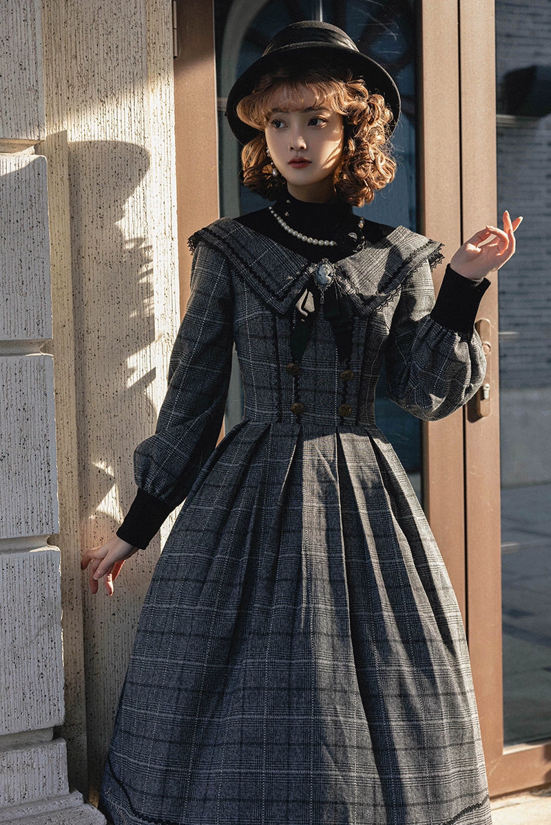 ZeeYe~Maple Dan Bai Lu~Classic Lolita Plaid Dress Long Sleeved OP