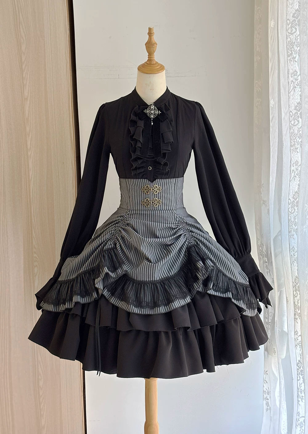 Perint Manor - Gothic Lolita Striped Dress, Tailor-made Black Striped SK XS