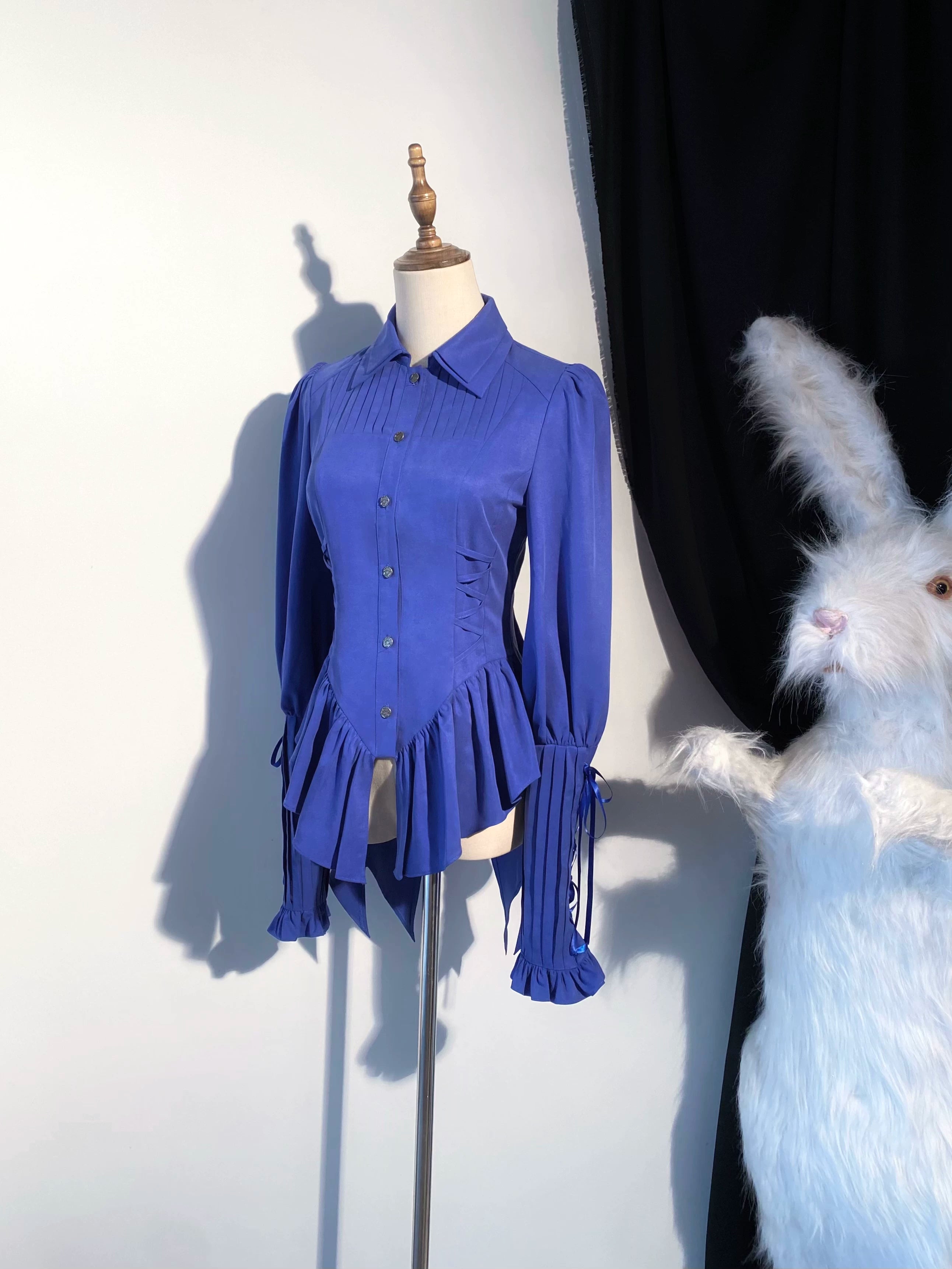 The Lute Player - Gothic Lolita Mutton Sleeves Blouse, Swallow Tail Hem