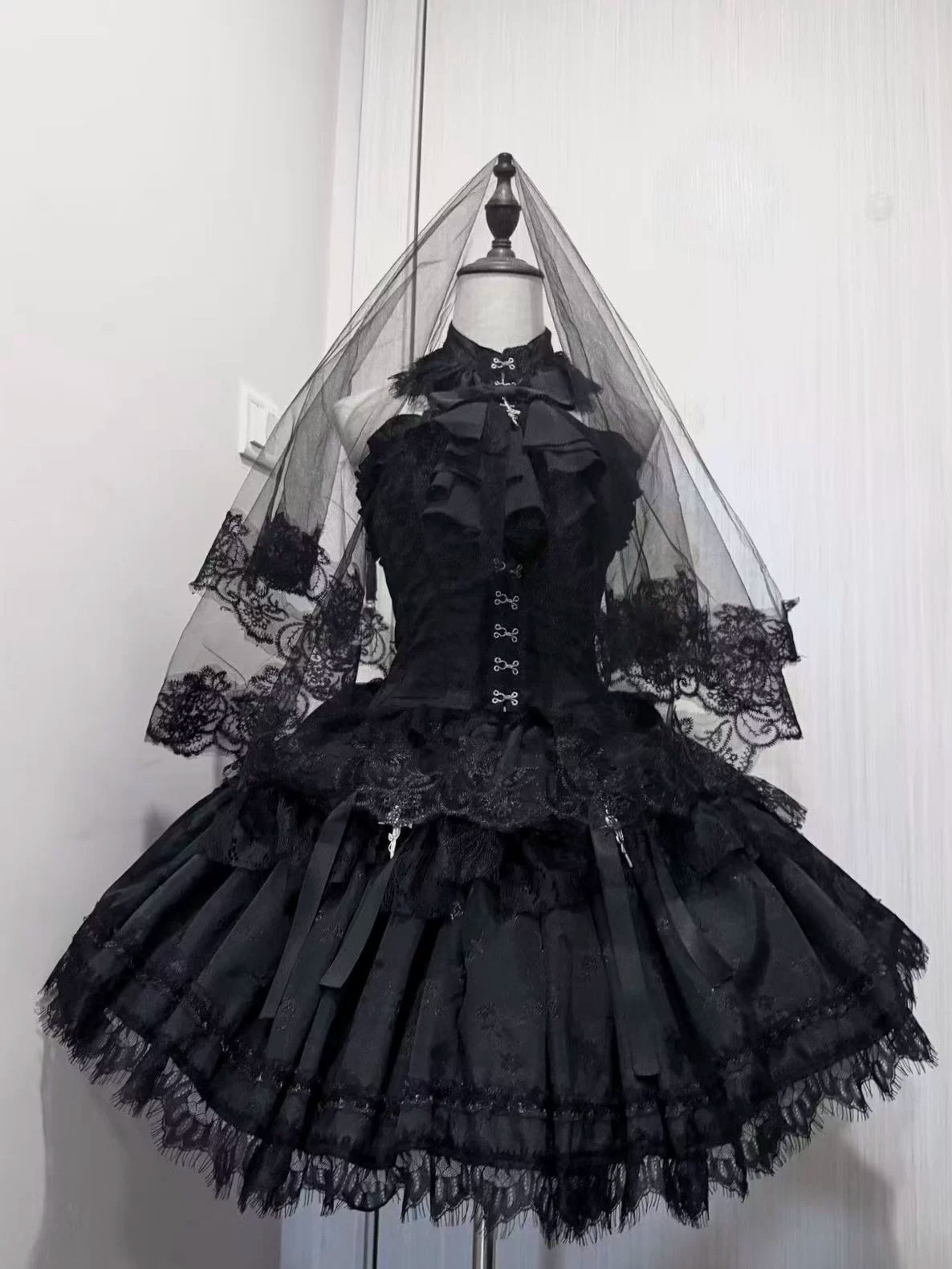 Silvermoon Thorn - Gothic Lolita Fishbone Corset & Skirt Set, Cross Details